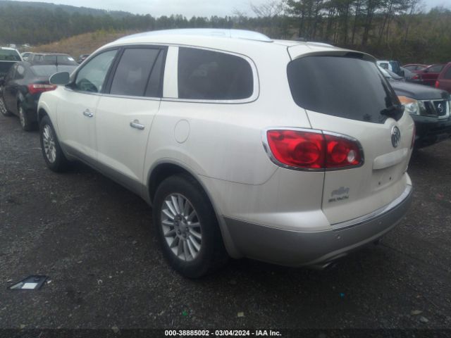 Photo 2 VIN: 5GALRAEDXAJ242182 - BUICK ENCLAVE 