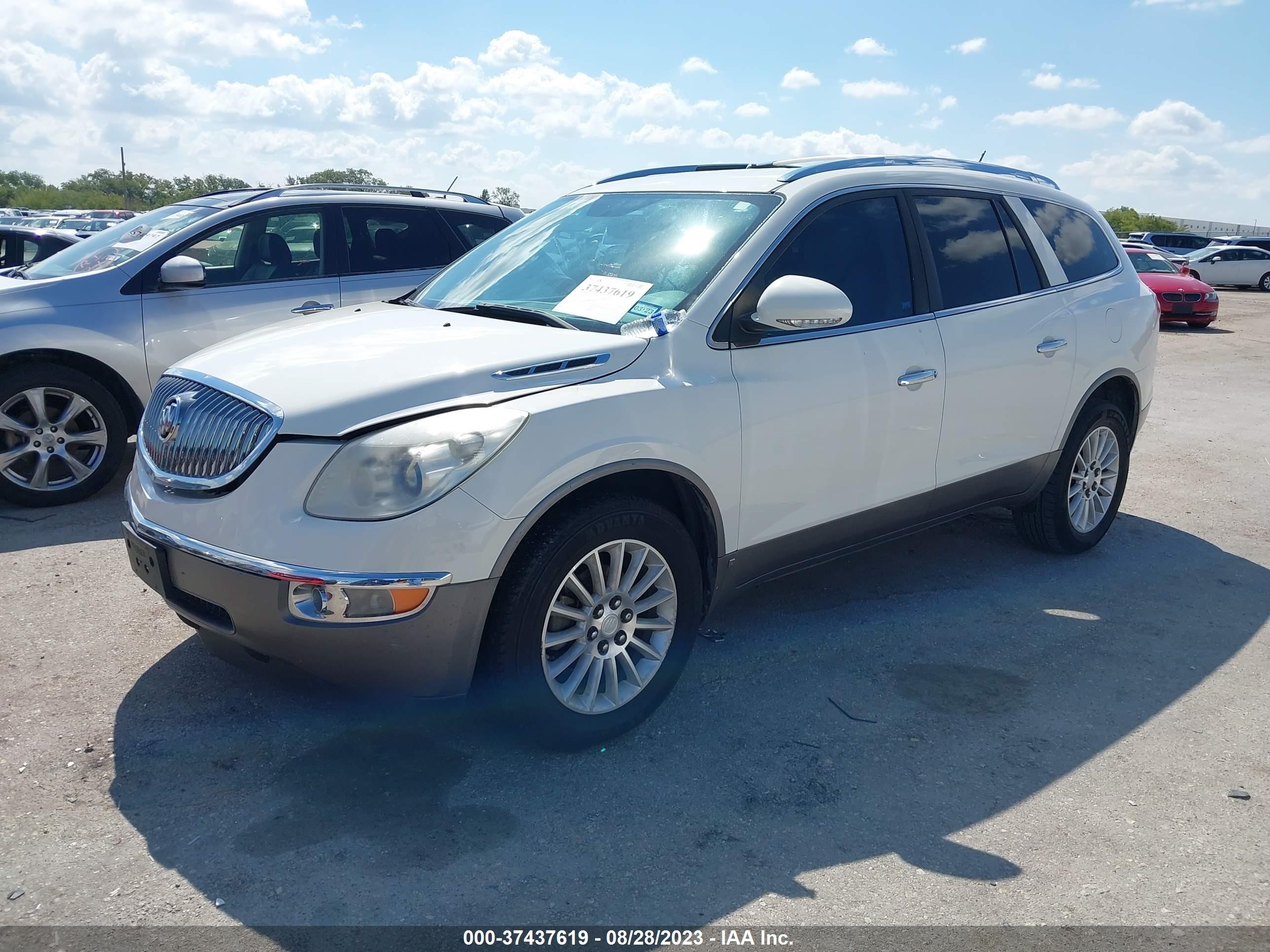 Photo 1 VIN: 5GALRBED2AJ165703 - BUICK ENCLAVE 