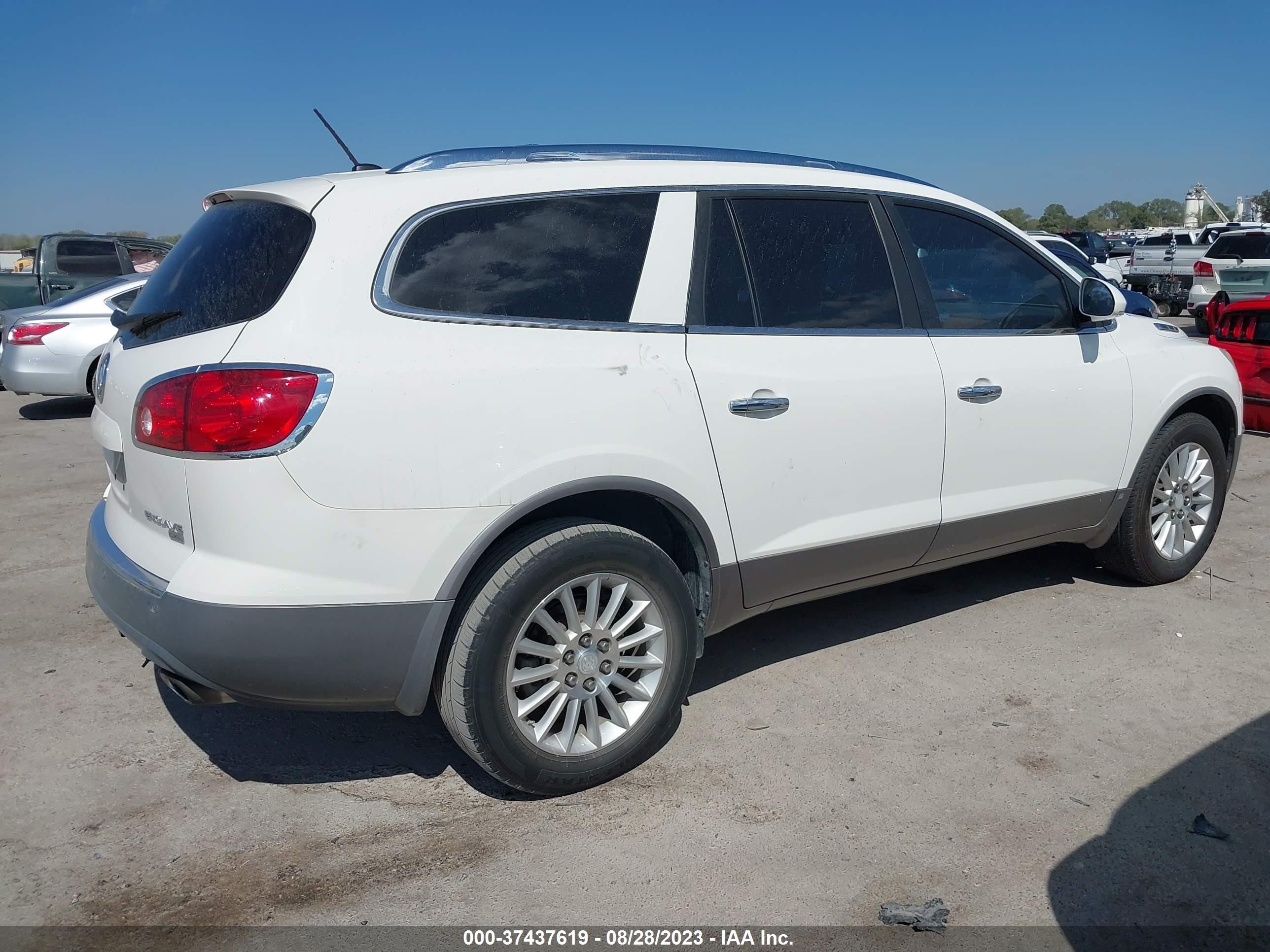 Photo 3 VIN: 5GALRBED2AJ165703 - BUICK ENCLAVE 