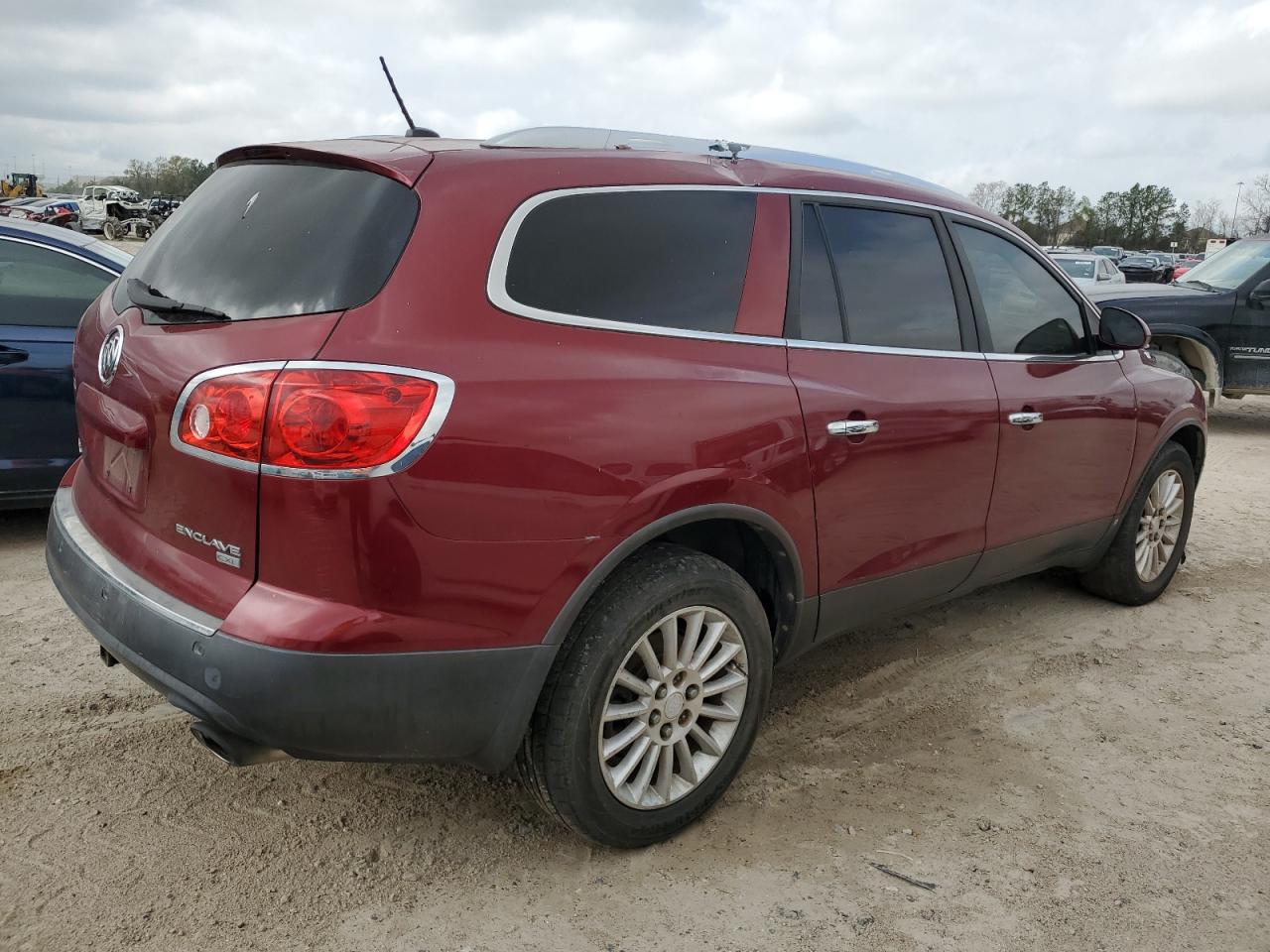 Photo 2 VIN: 5GALRBED9AJ132228 - BUICK ENCLAVE 