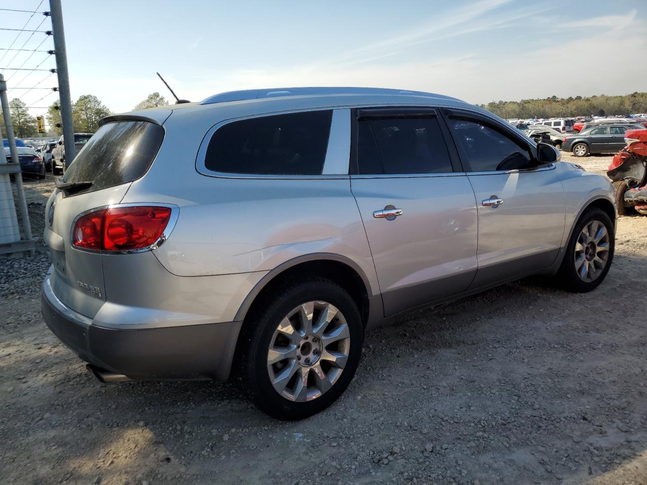 Photo 2 VIN: 5GALRCED0AJ108910 - BUICK ENCLAVE 