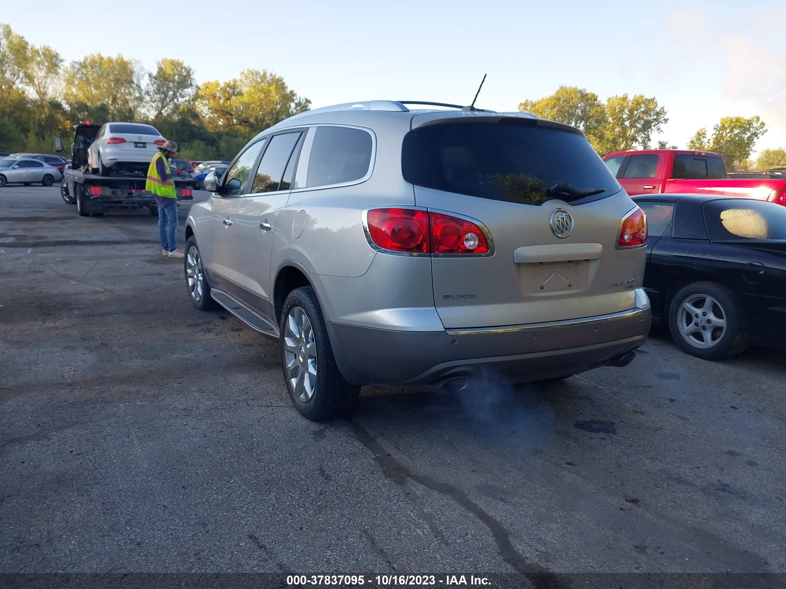 Photo 2 VIN: 5GALRCED7AJ259355 - BUICK ENCLAVE 