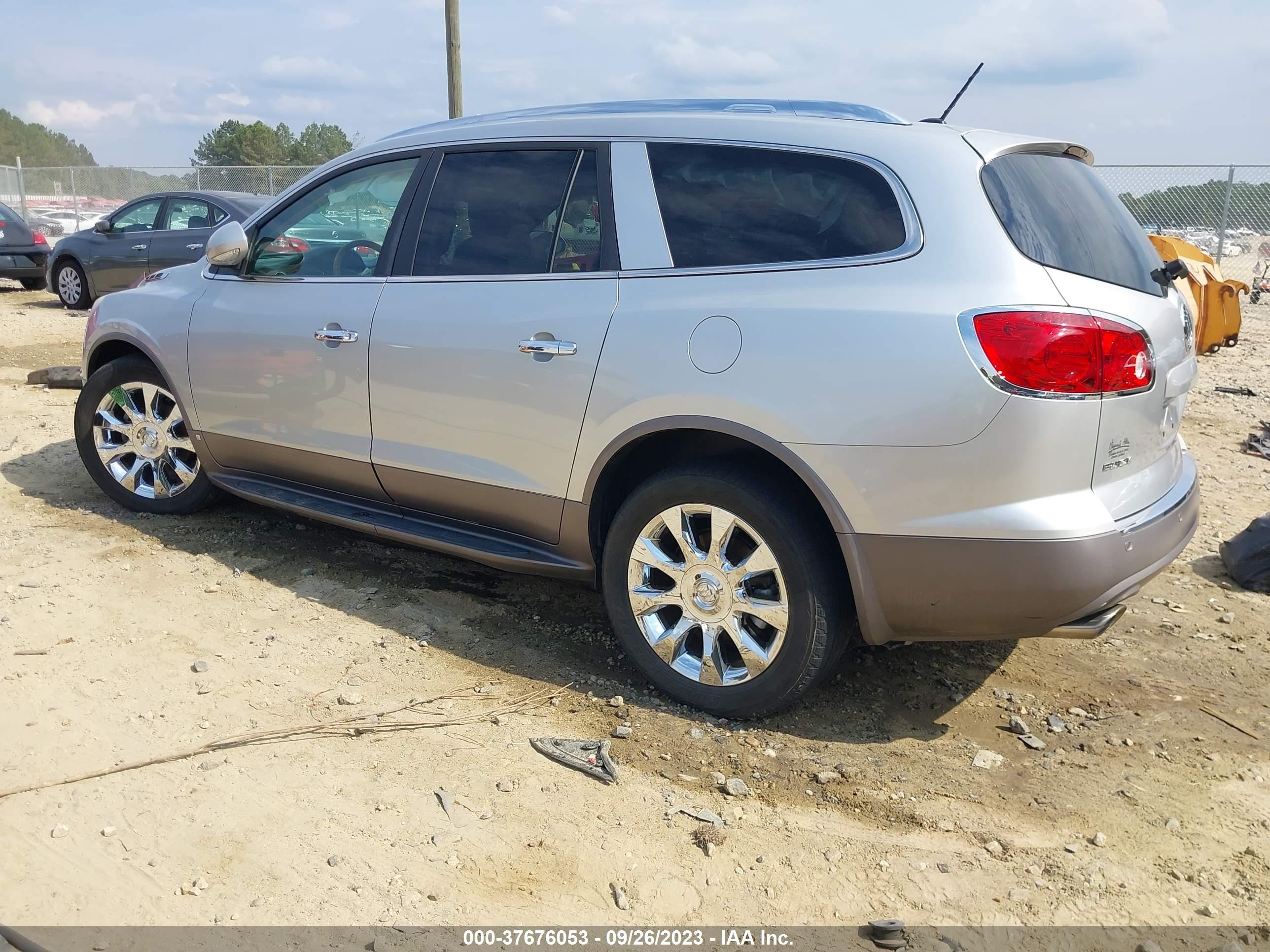 Photo 2 VIN: 5GALVCED4AJ115581 - BUICK ENCLAVE 