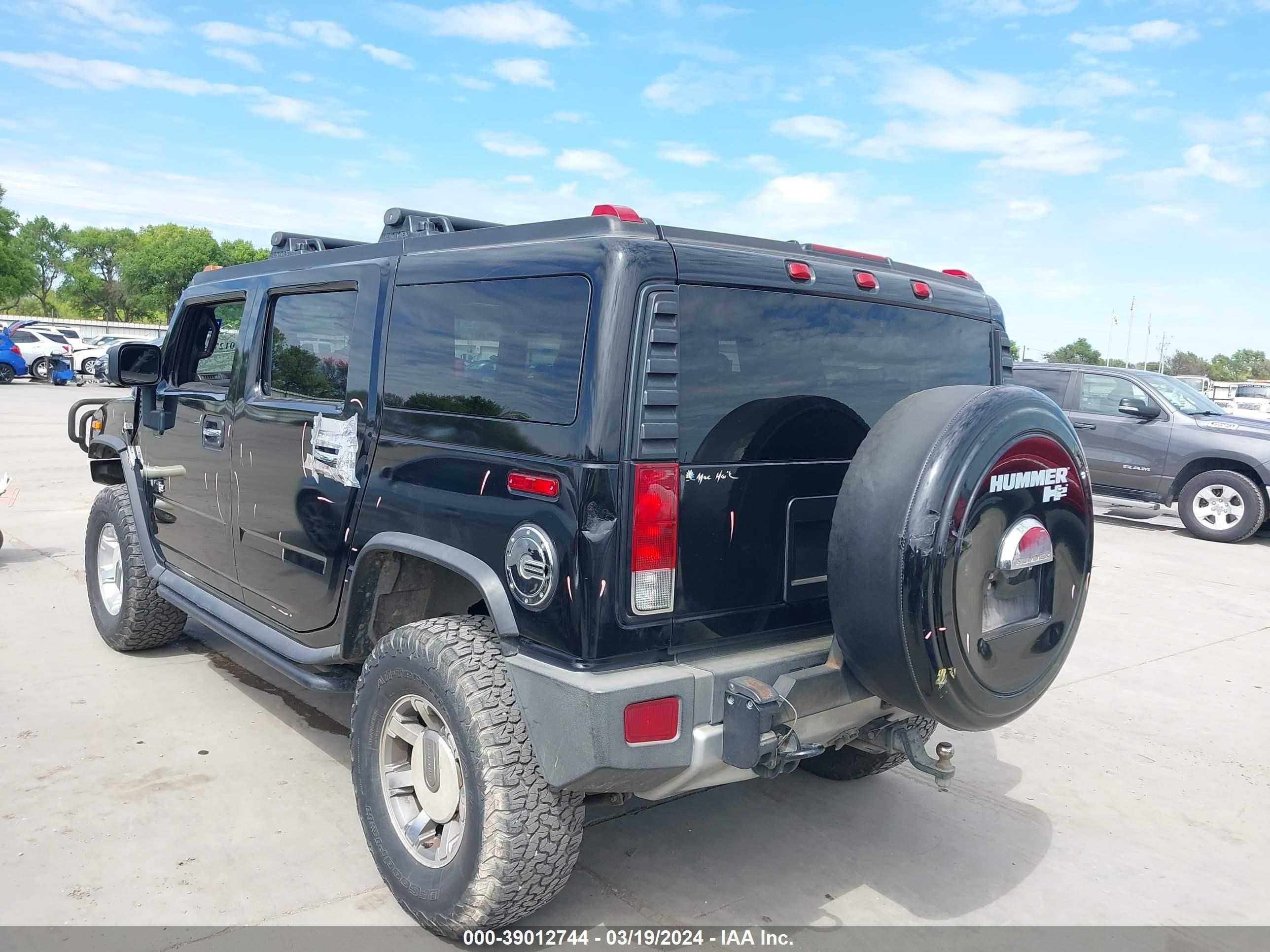 Photo 2 VIN: 5GRGN23808H108143 - HUMMER NULL 