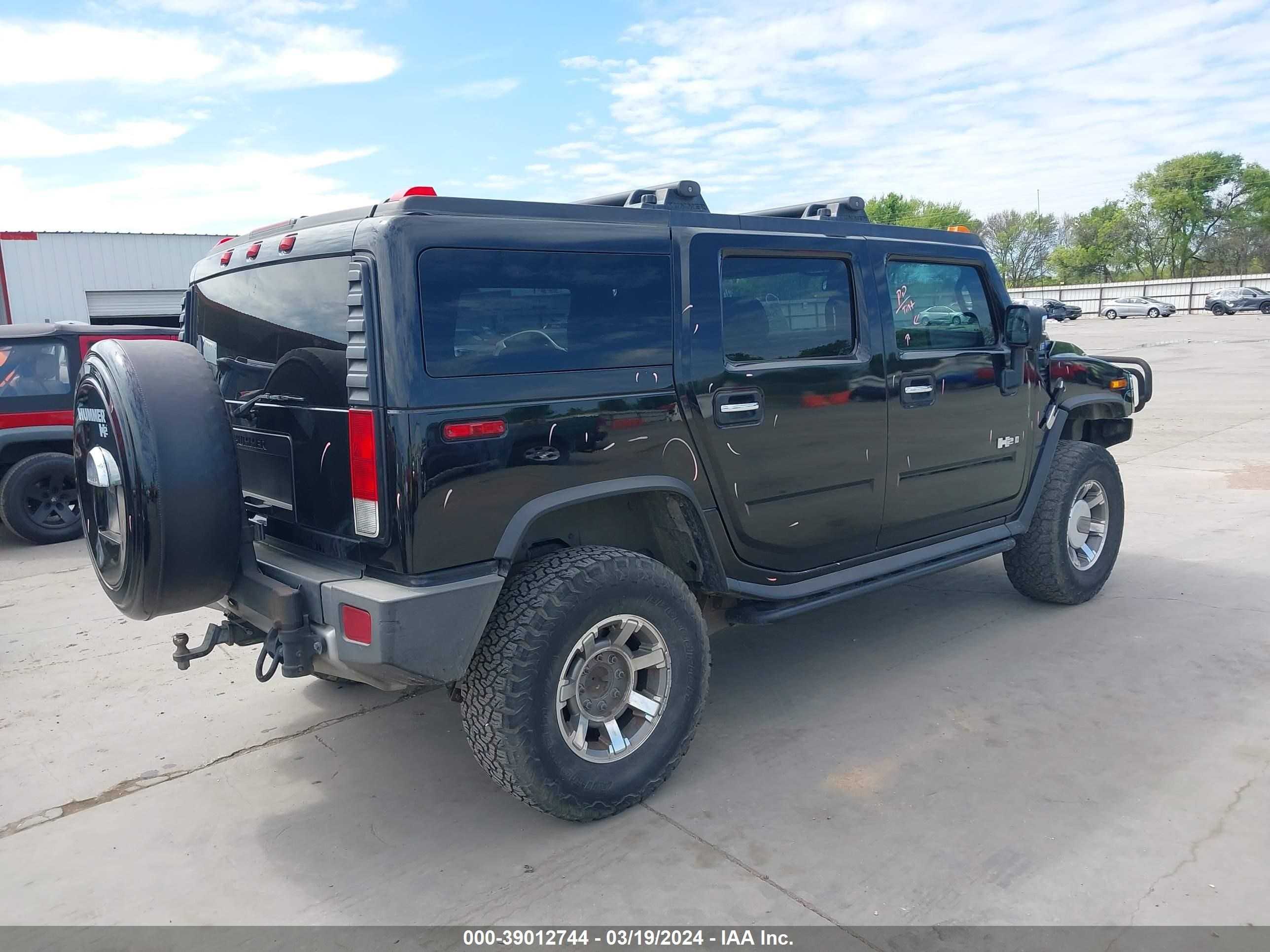 Photo 3 VIN: 5GRGN23808H108143 - HUMMER NULL 