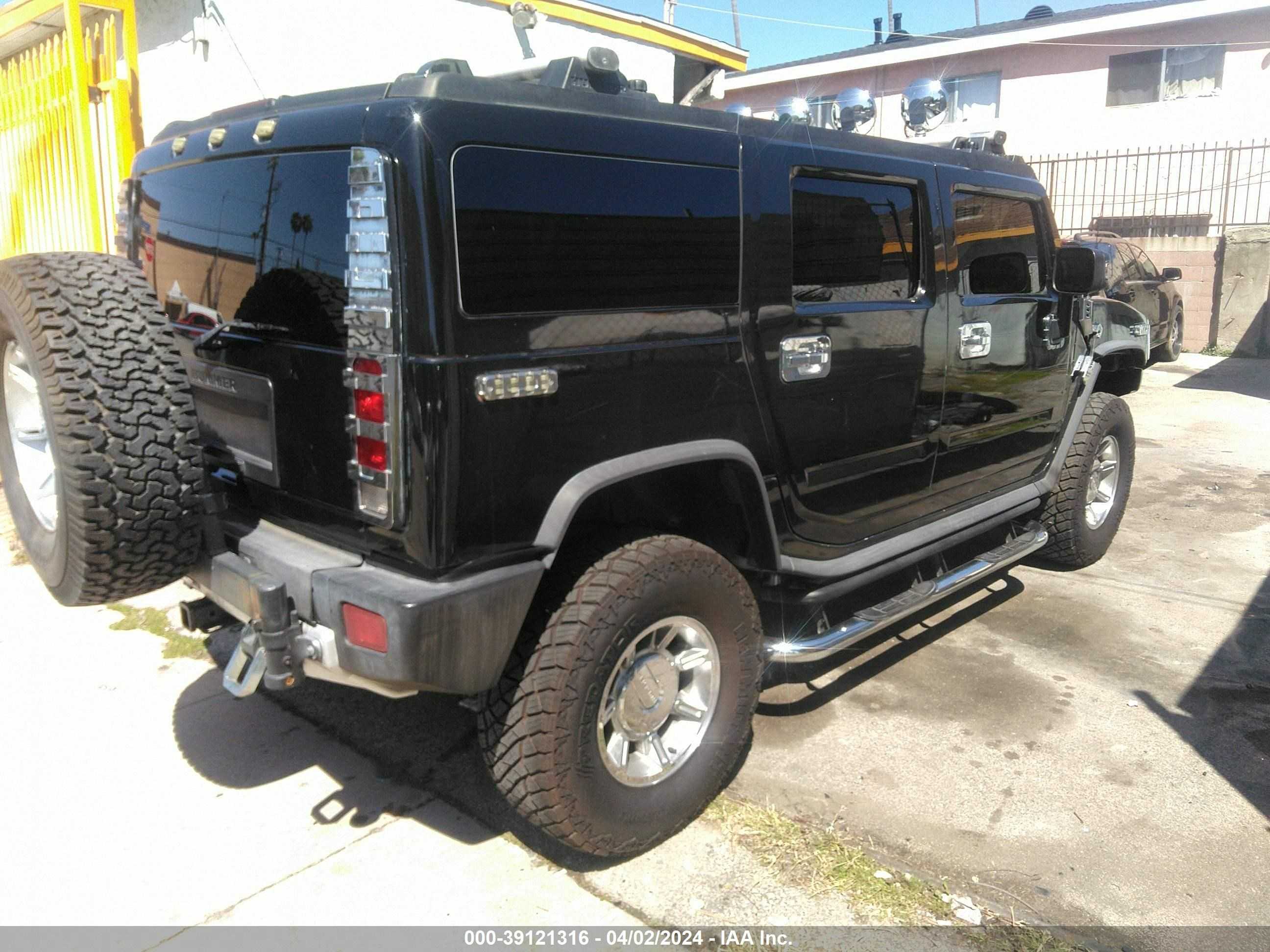 Photo 3 VIN: 5GRGN23838H102126 - HUMMER NULL 