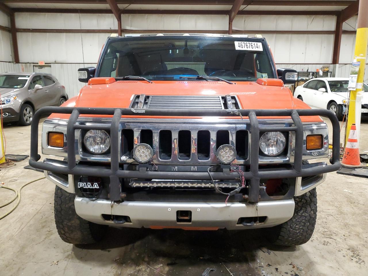 Photo 4 VIN: 5GRGN23838H105804 - HUMMER H2 