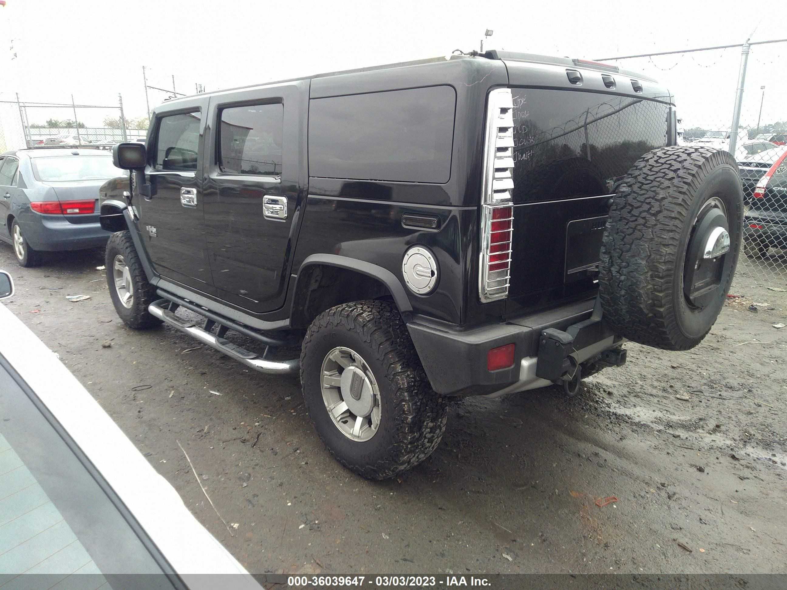 Photo 2 VIN: 5GRGN23858H103939 - HUMMER H2 