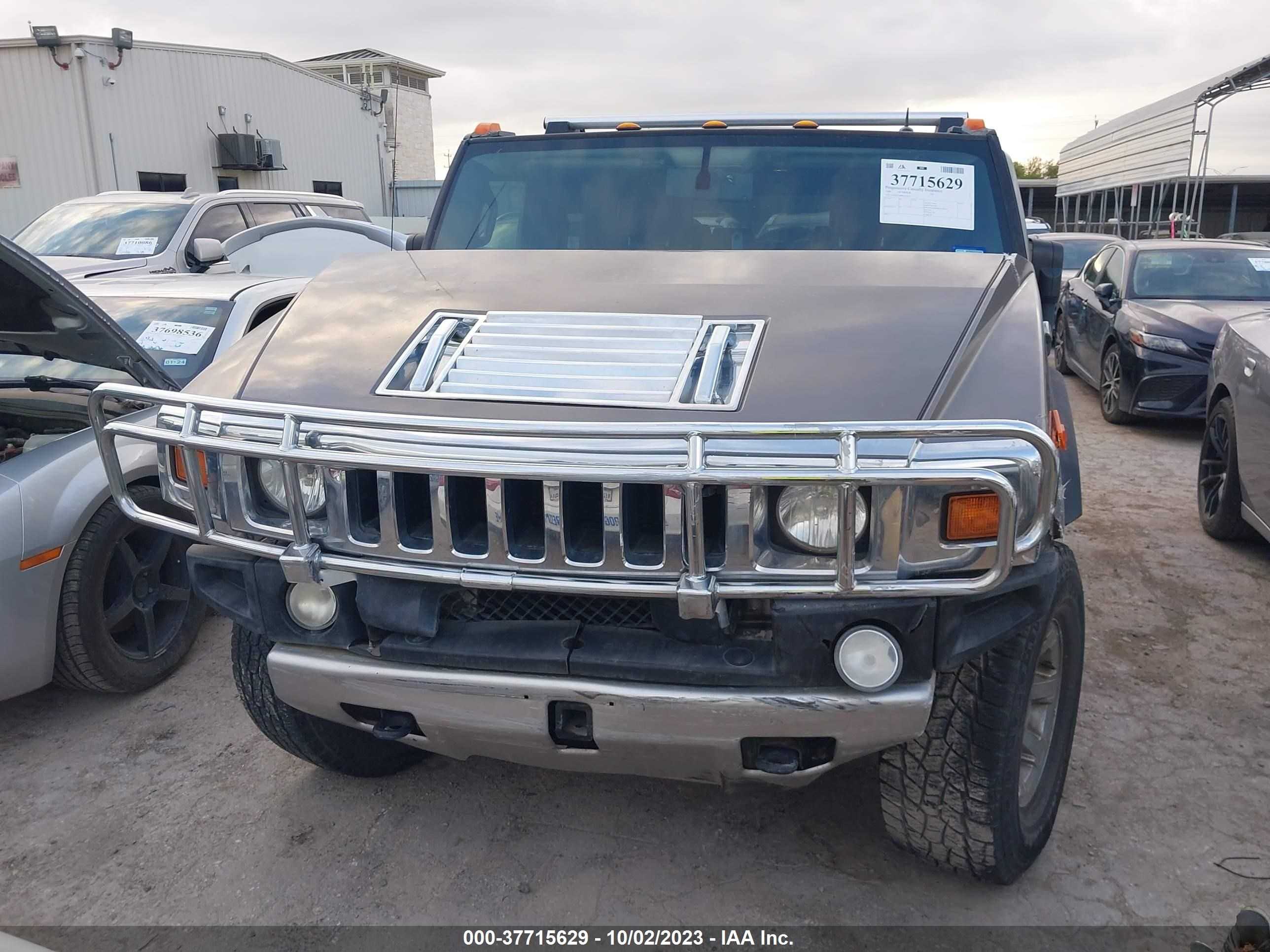 Photo 5 VIN: 5GRGN23888H102591 - HUMMER H2 