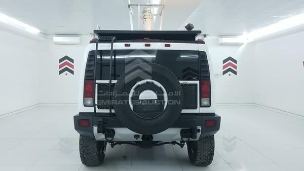 Photo 6 VIN: 5GRGN23898H105600 - HUMMER H2 