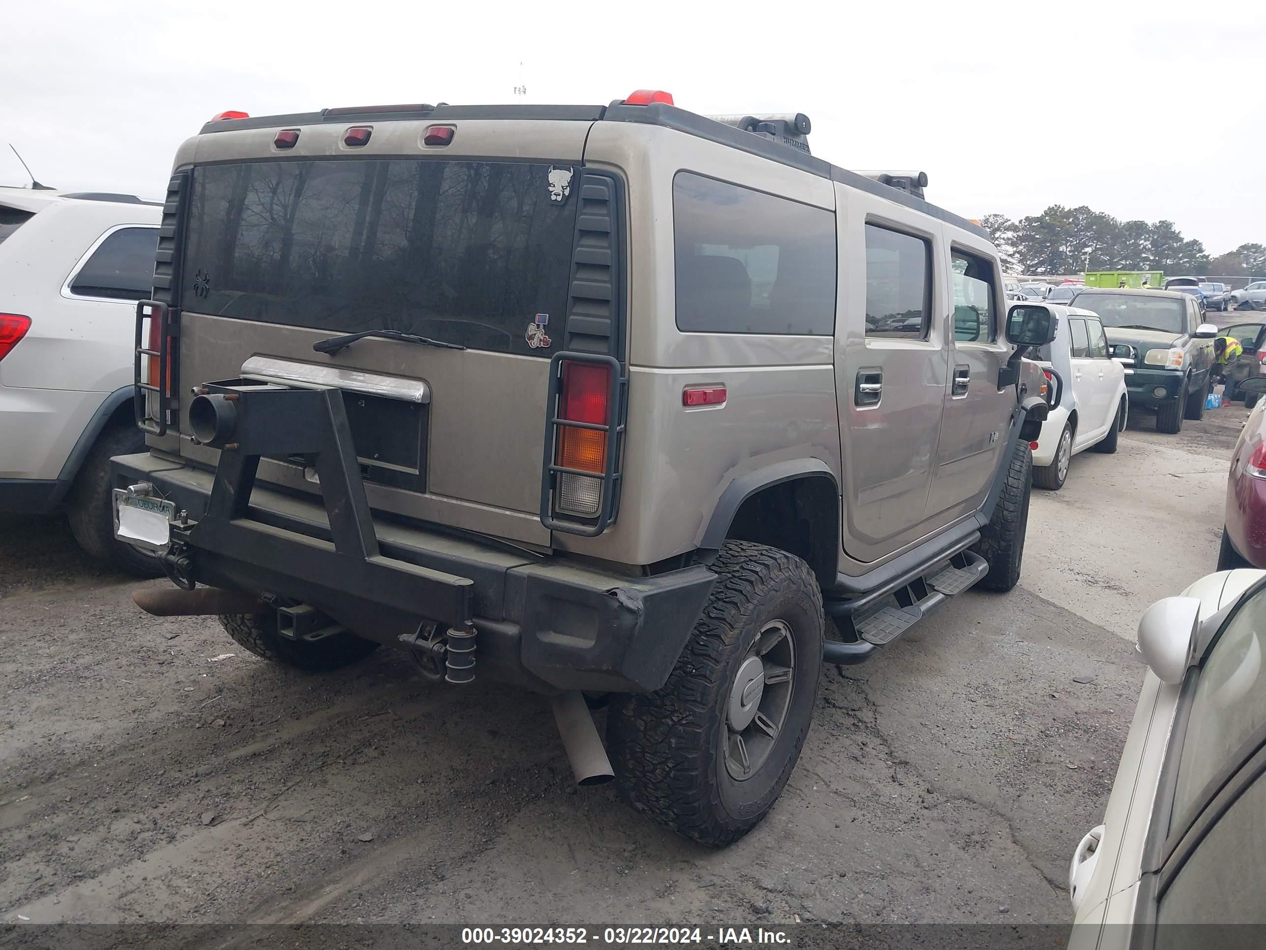 Photo 3 VIN: 5GRGN23U03H125580 - HUMMER H2 