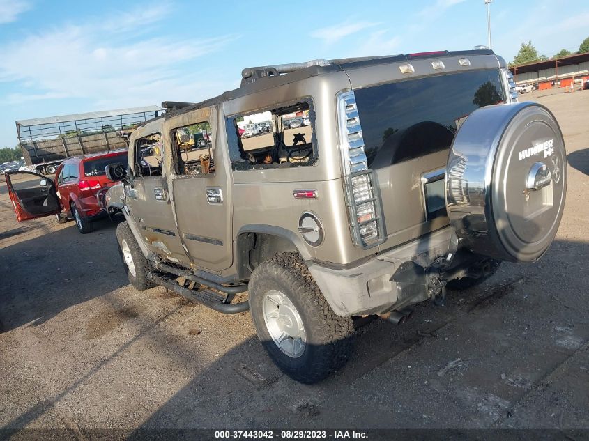 Photo 2 VIN: 5GRGN23U03H144968 - HUMMER H2 