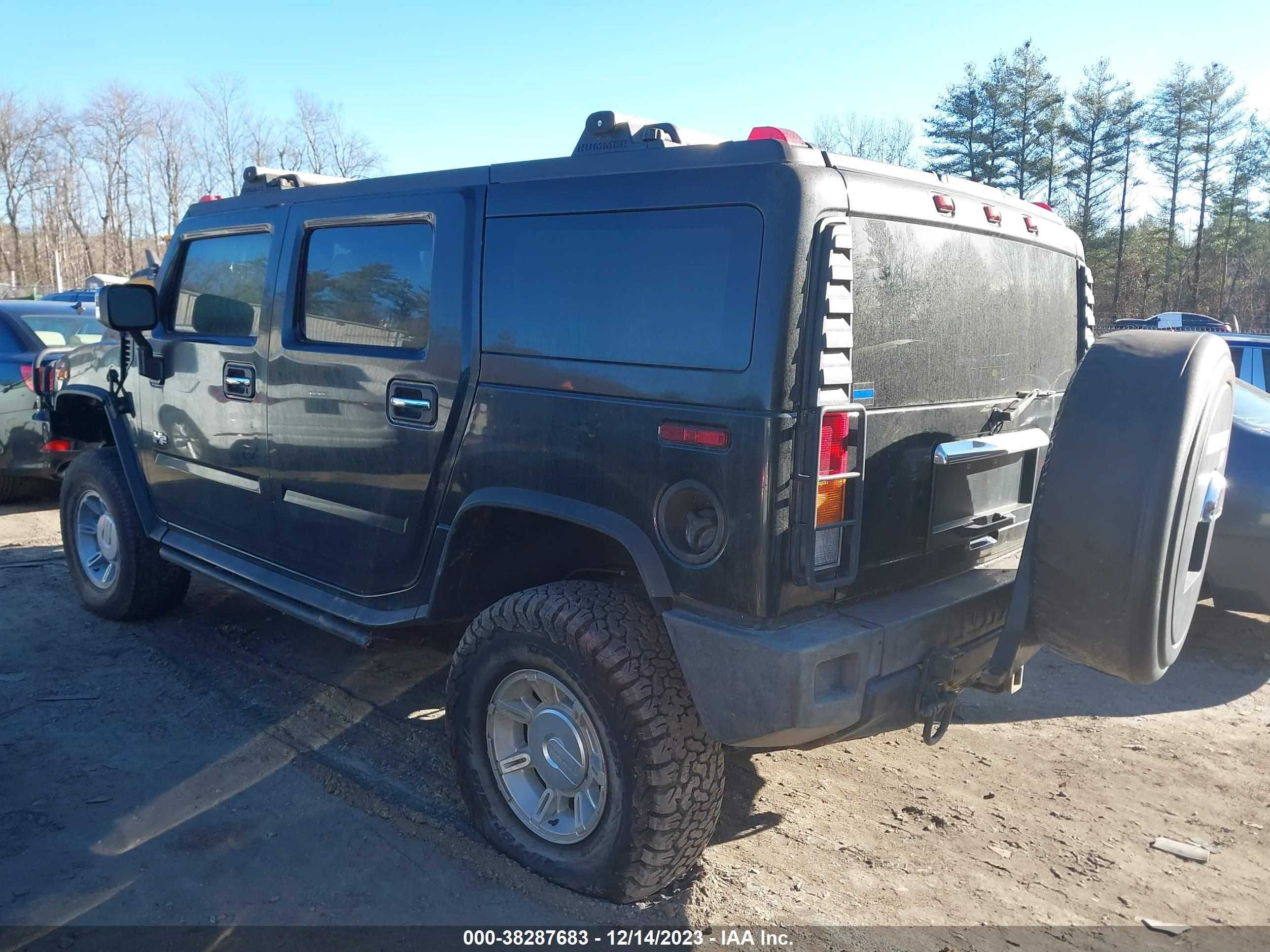 Photo 2 VIN: 5GRGN23U04H110157 - HUMMER H2 