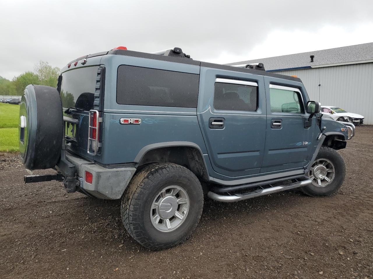 Photo 2 VIN: 5GRGN23U05H132712 - HUMMER H2 