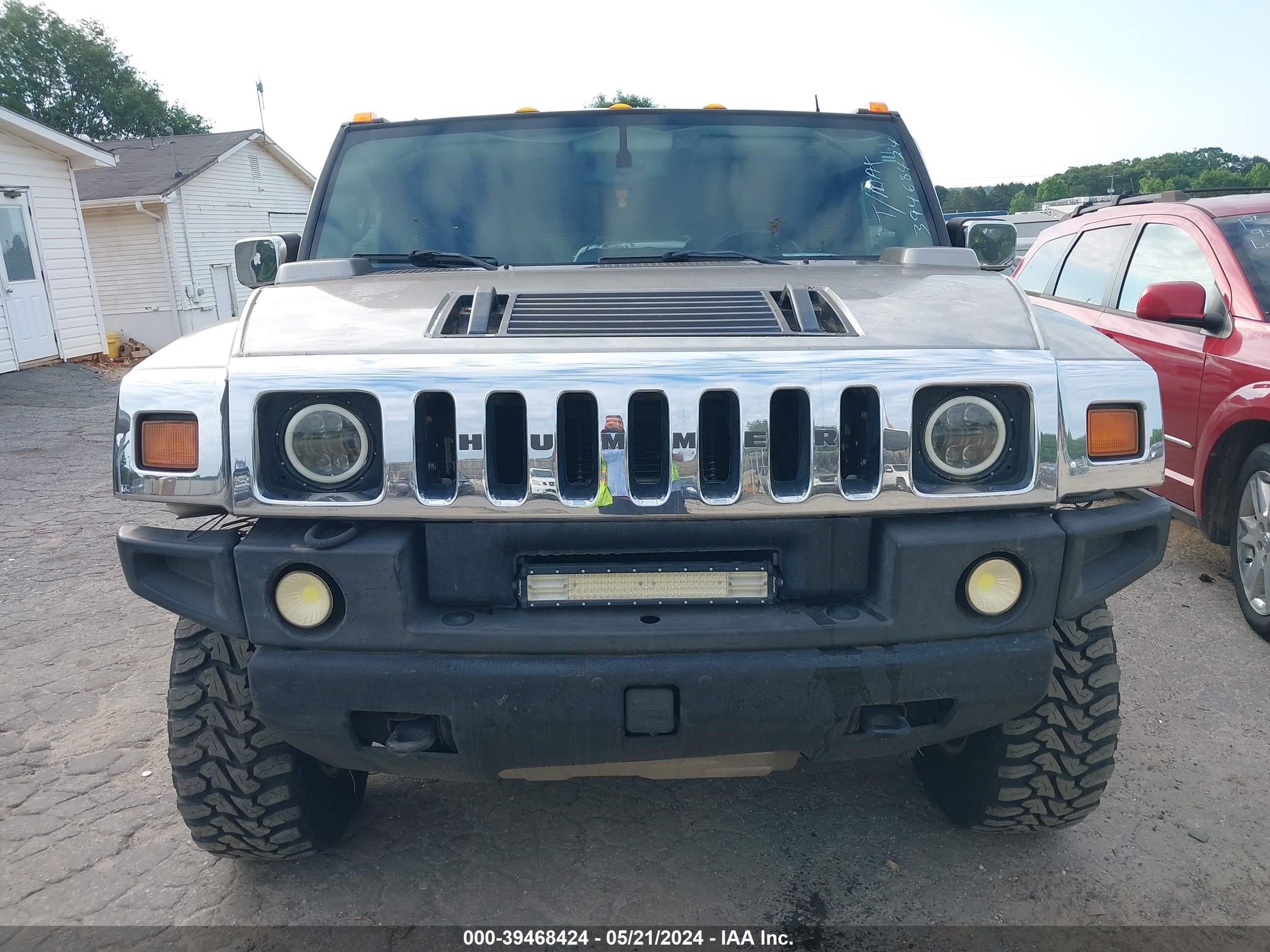 Photo 12 VIN: 5GRGN23U13H116239 - HUMMER H2 