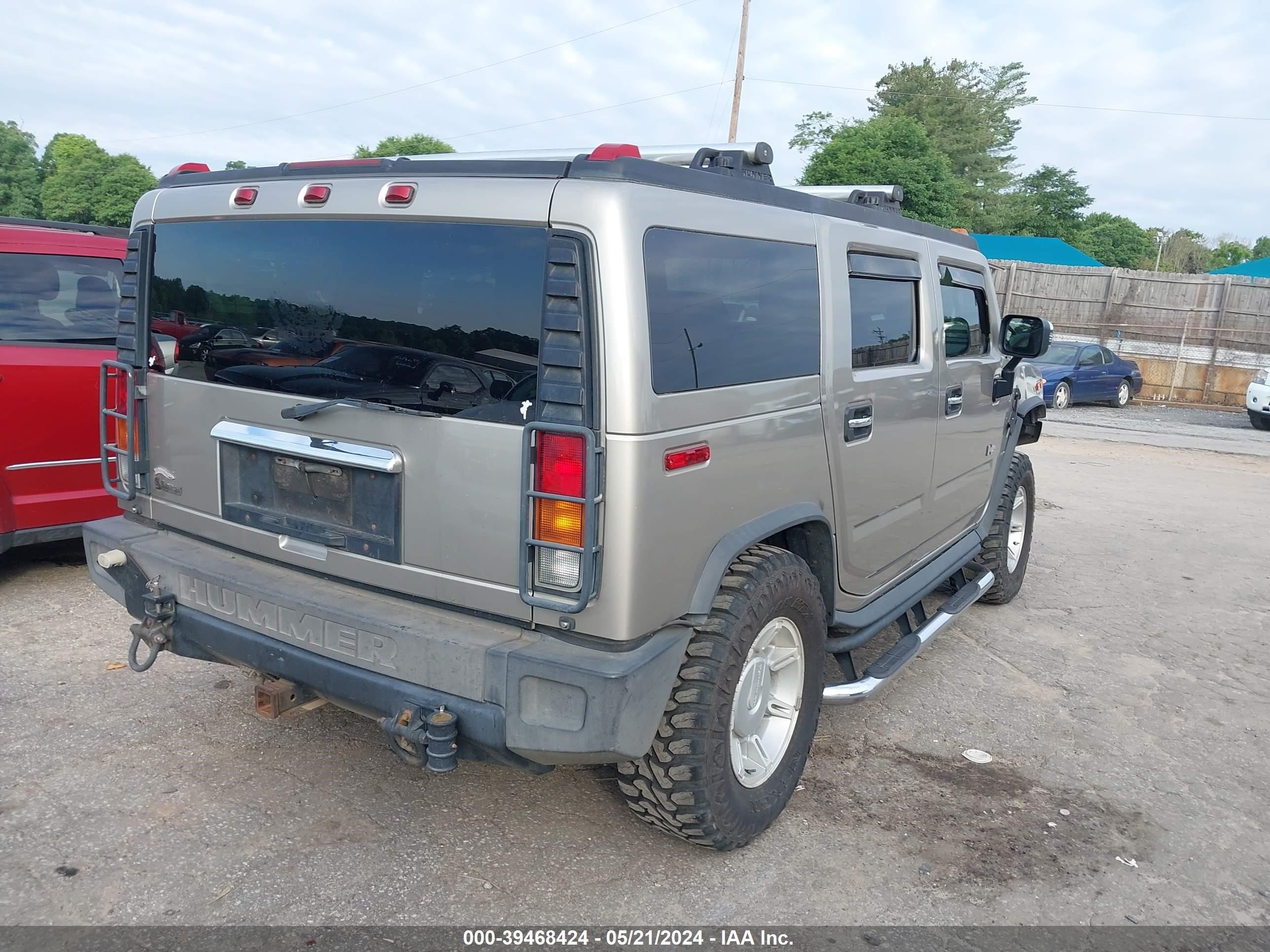 Photo 3 VIN: 5GRGN23U13H116239 - HUMMER H2 