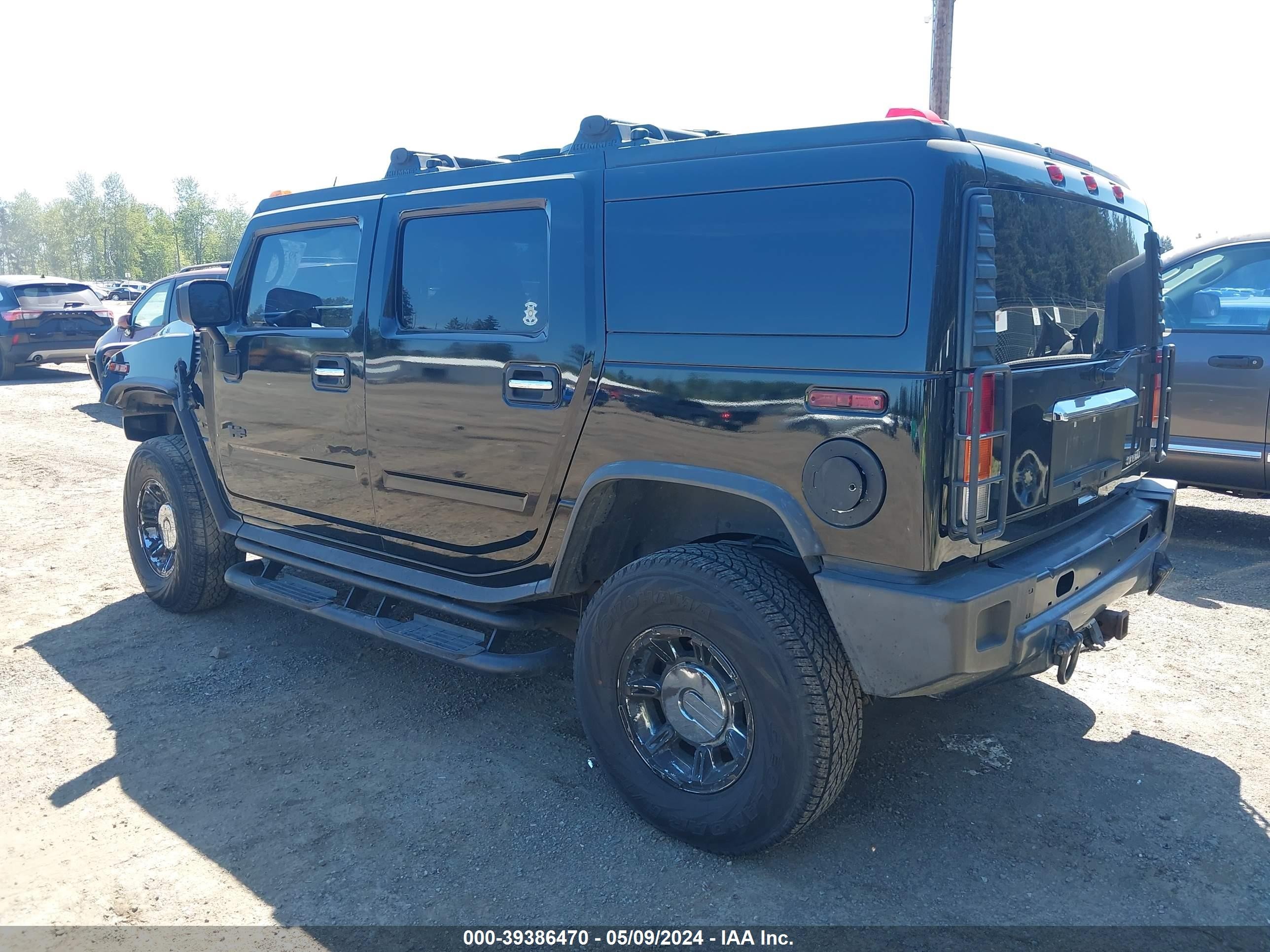 Photo 2 VIN: 5GRGN23U13H128391 - HUMMER H2 