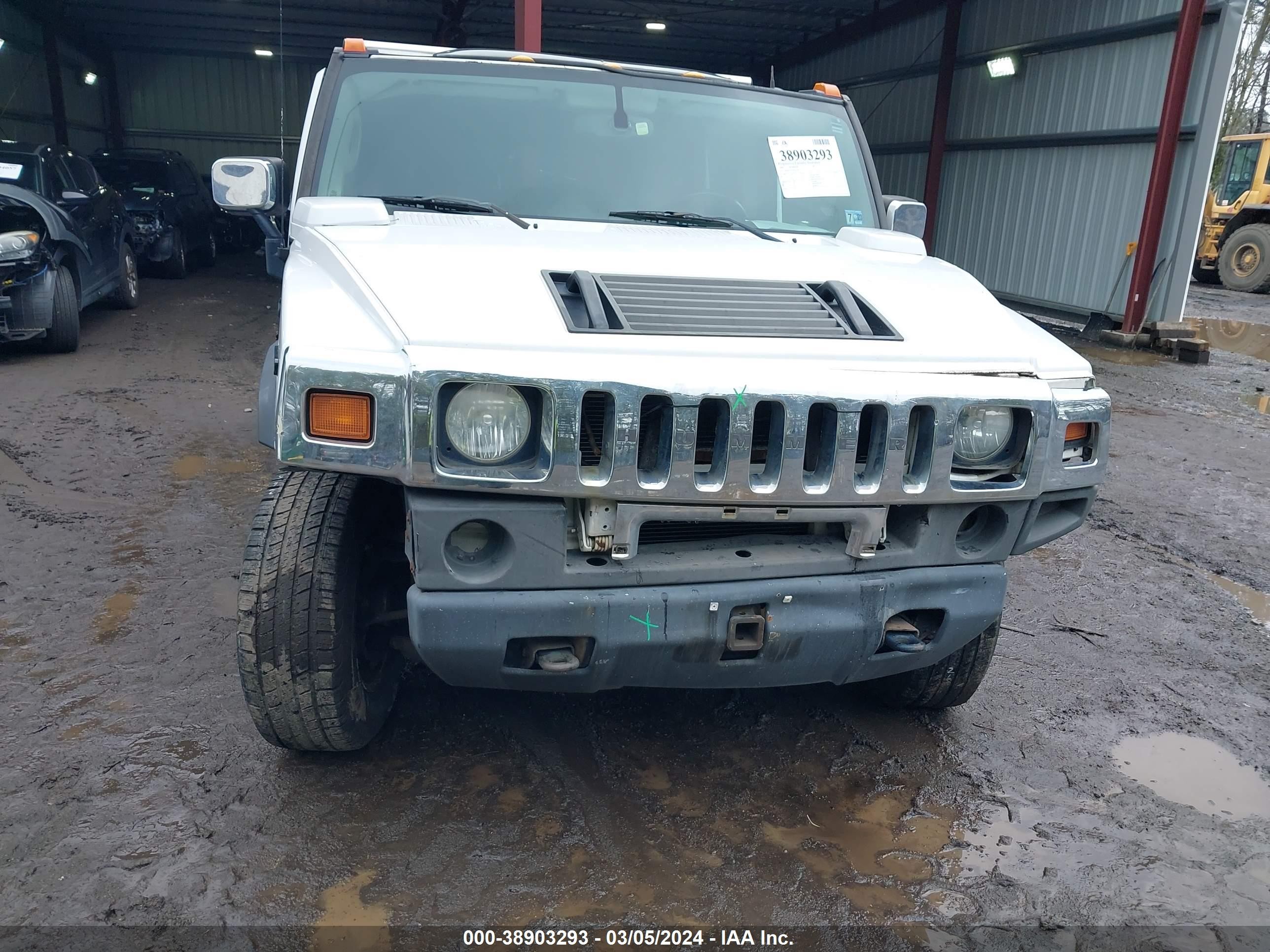 Photo 5 VIN: 5GRGN23U14H113293 - HUMMER H2 