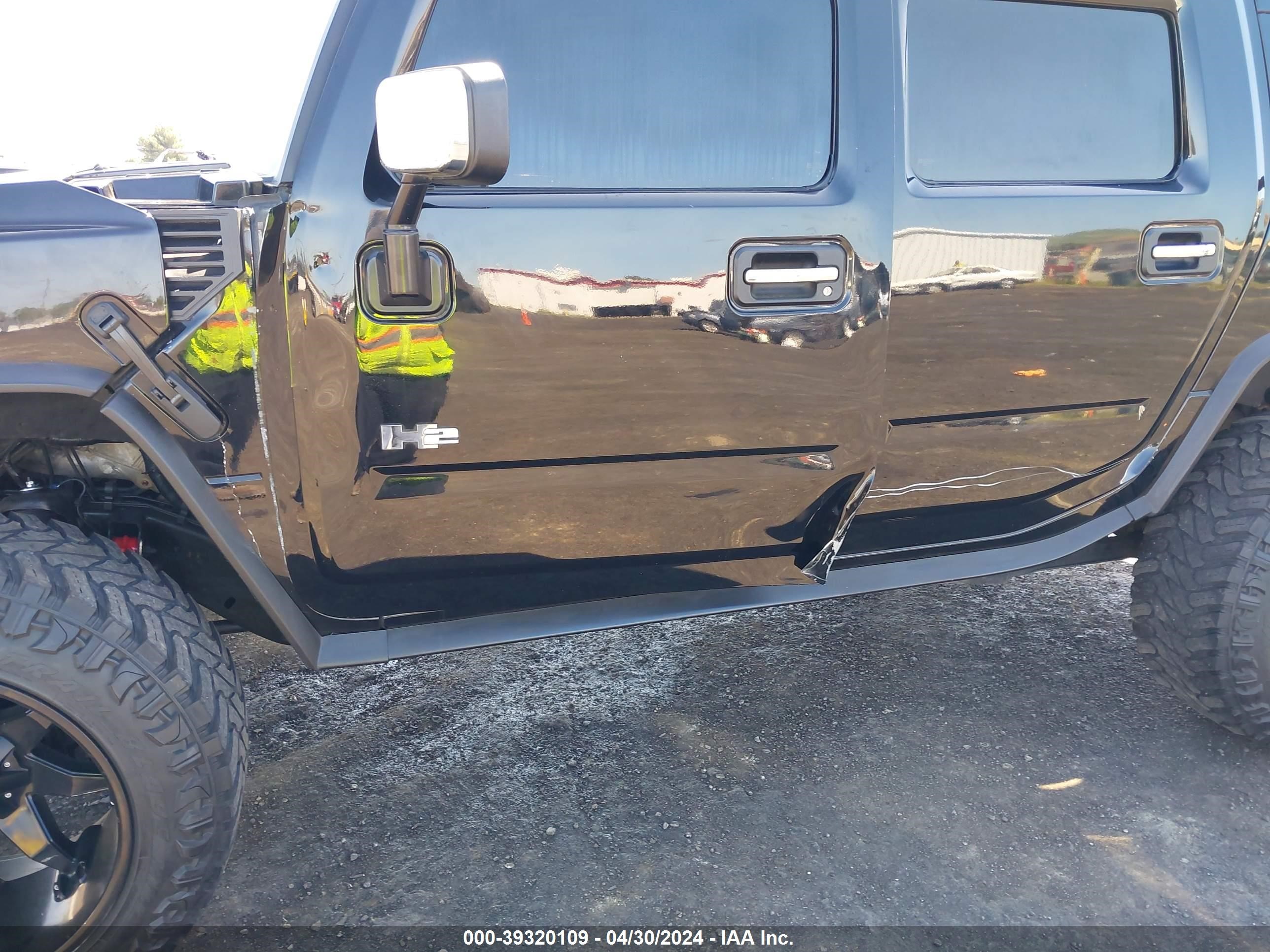 Photo 5 VIN: 5GRGN23U14H121085 - HUMMER H2 