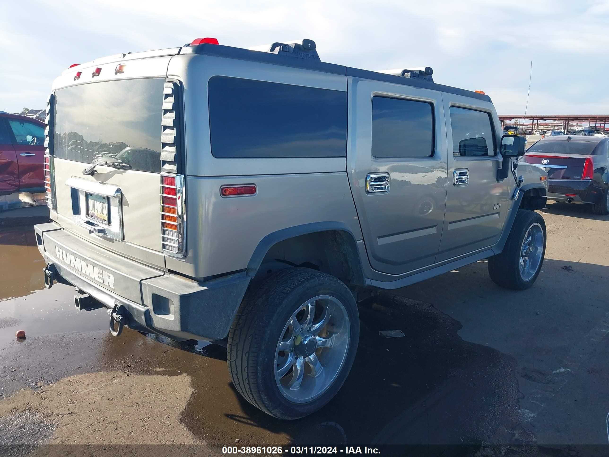 Photo 3 VIN: 5GRGN23U14H121961 - HUMMER H2 