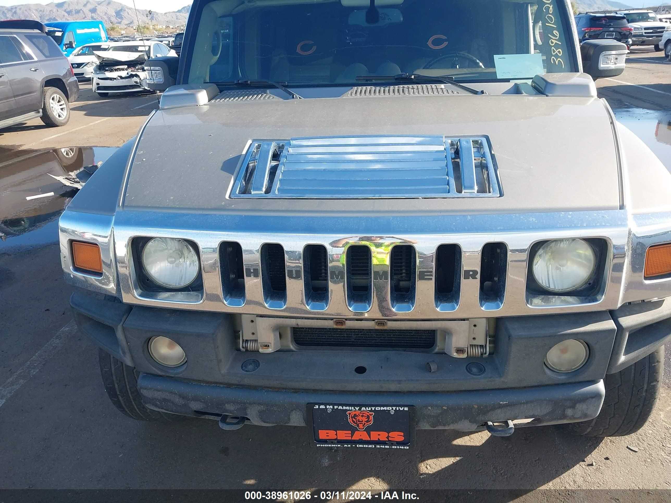 Photo 9 VIN: 5GRGN23U14H121961 - HUMMER H2 