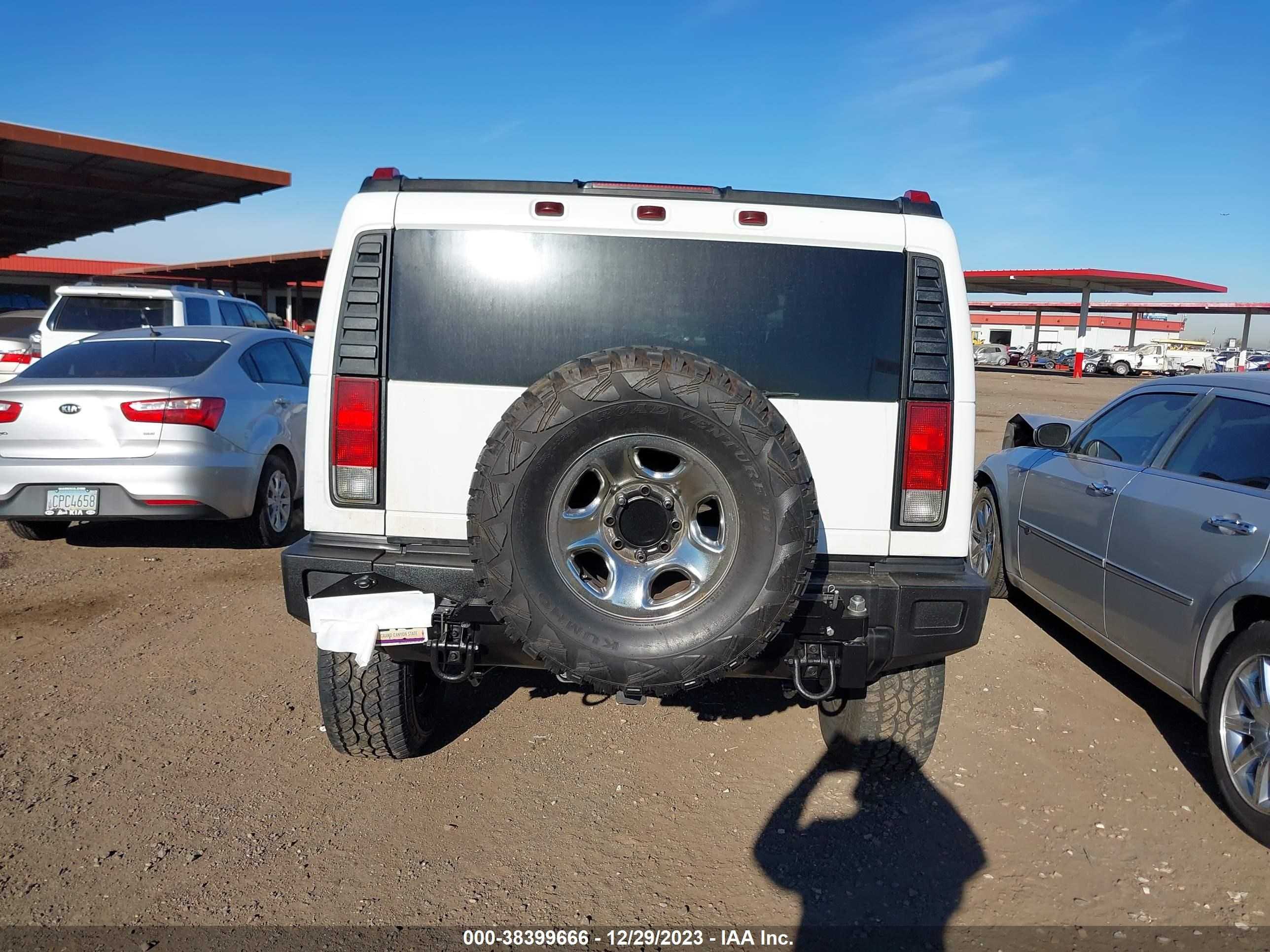 Photo 15 VIN: 5GRGN23U15H117670 - HUMMER H2 