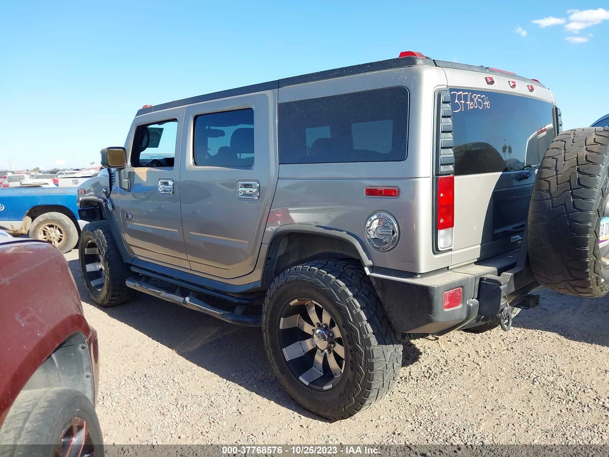 Photo 2 VIN: 5GRGN23U17H106459 - HUMMER H2 