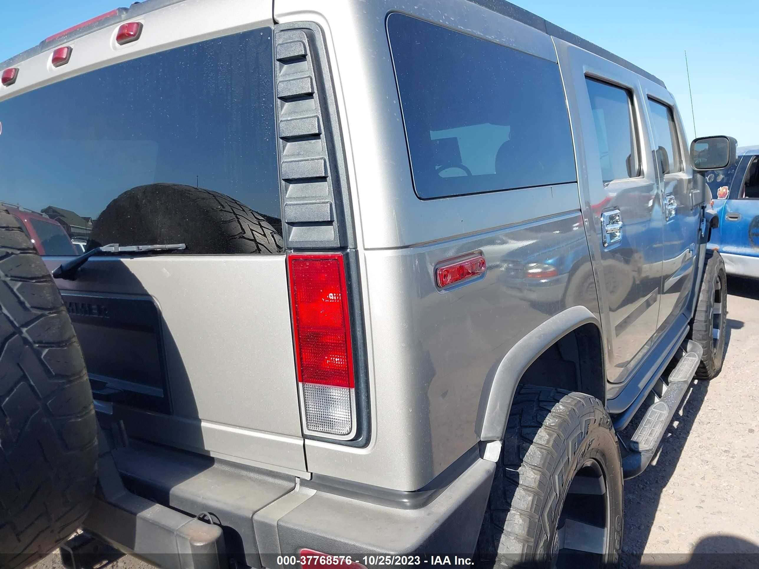 Photo 3 VIN: 5GRGN23U17H106459 - HUMMER H2 