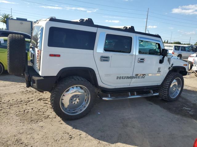 Photo 2 VIN: 5GRGN23U23H124009 - HUMMER H2 