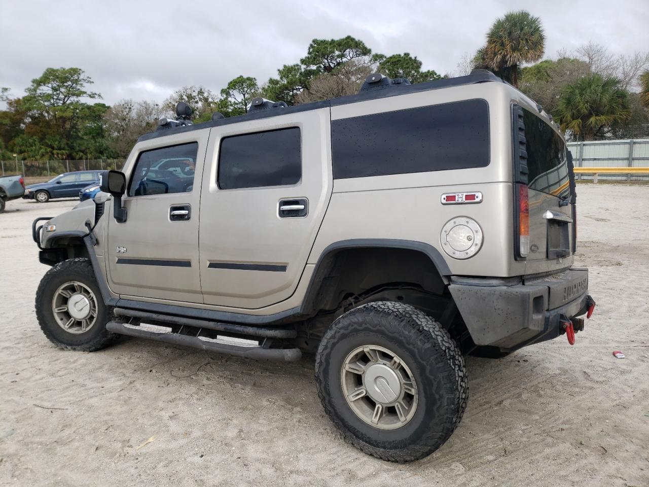 Photo 1 VIN: 5GRGN23U23H141716 - HUMMER H2 