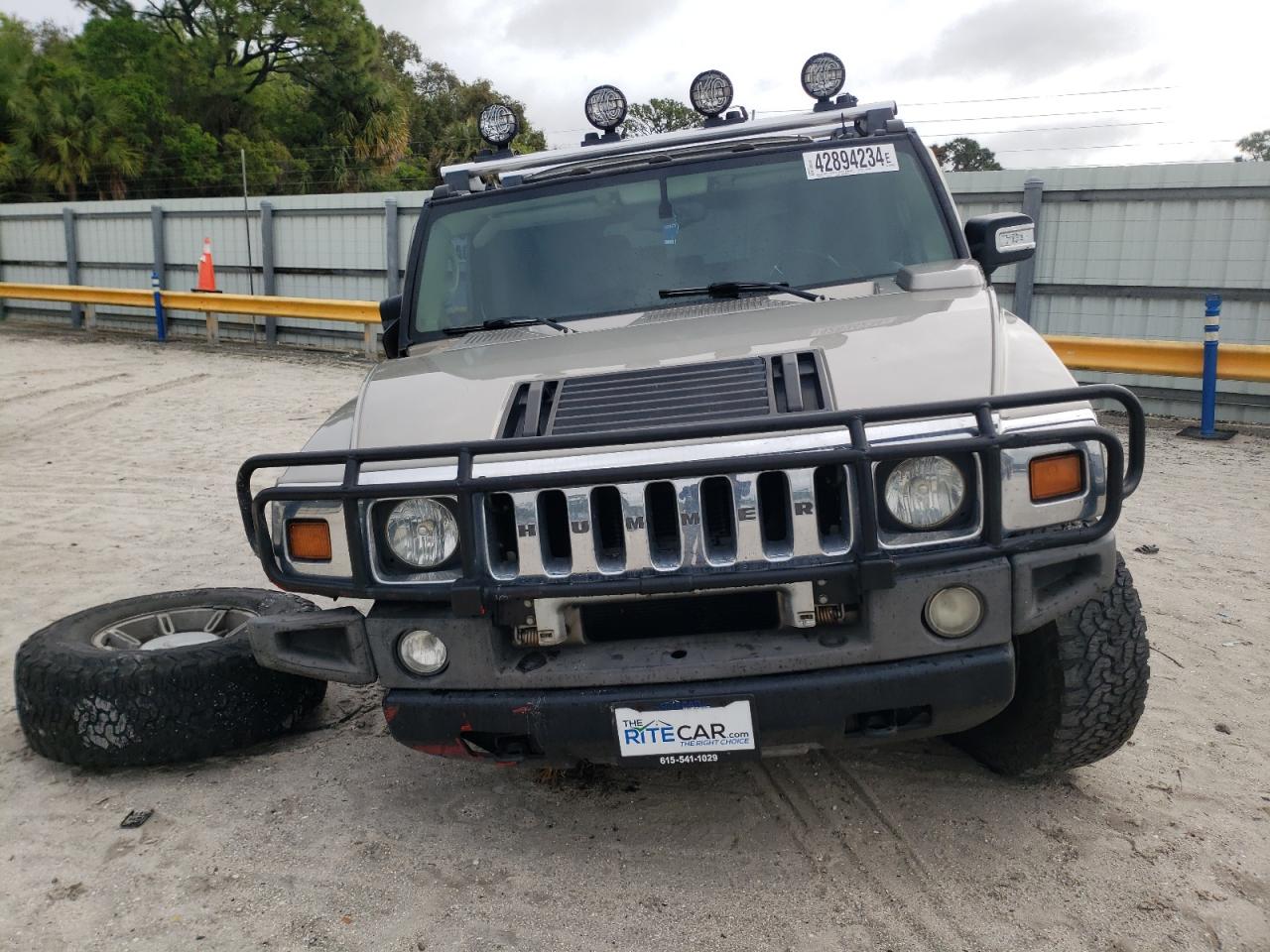 Photo 4 VIN: 5GRGN23U23H141716 - HUMMER H2 