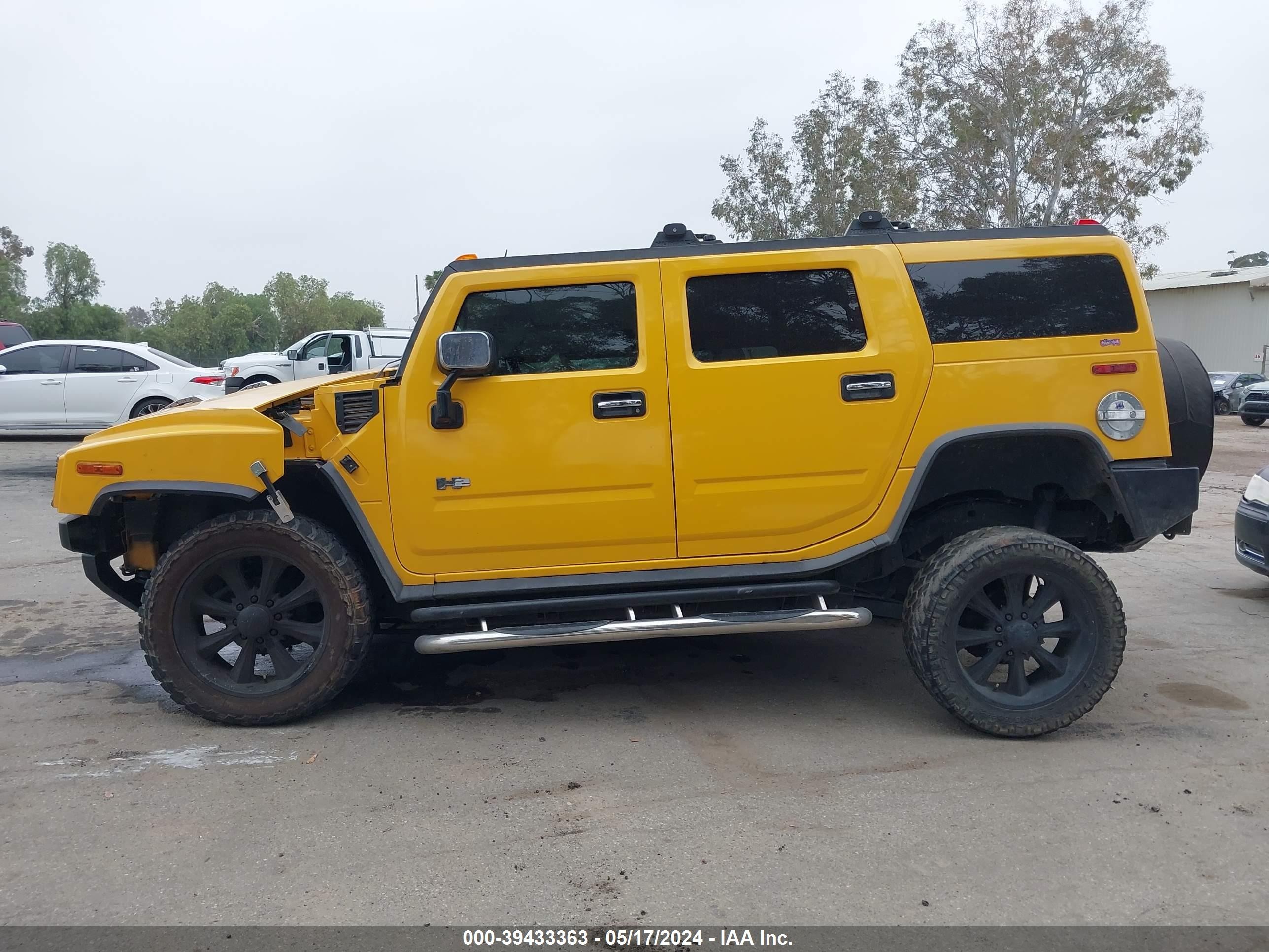 Photo 13 VIN: 5GRGN23U24H114629 - HUMMER H2 