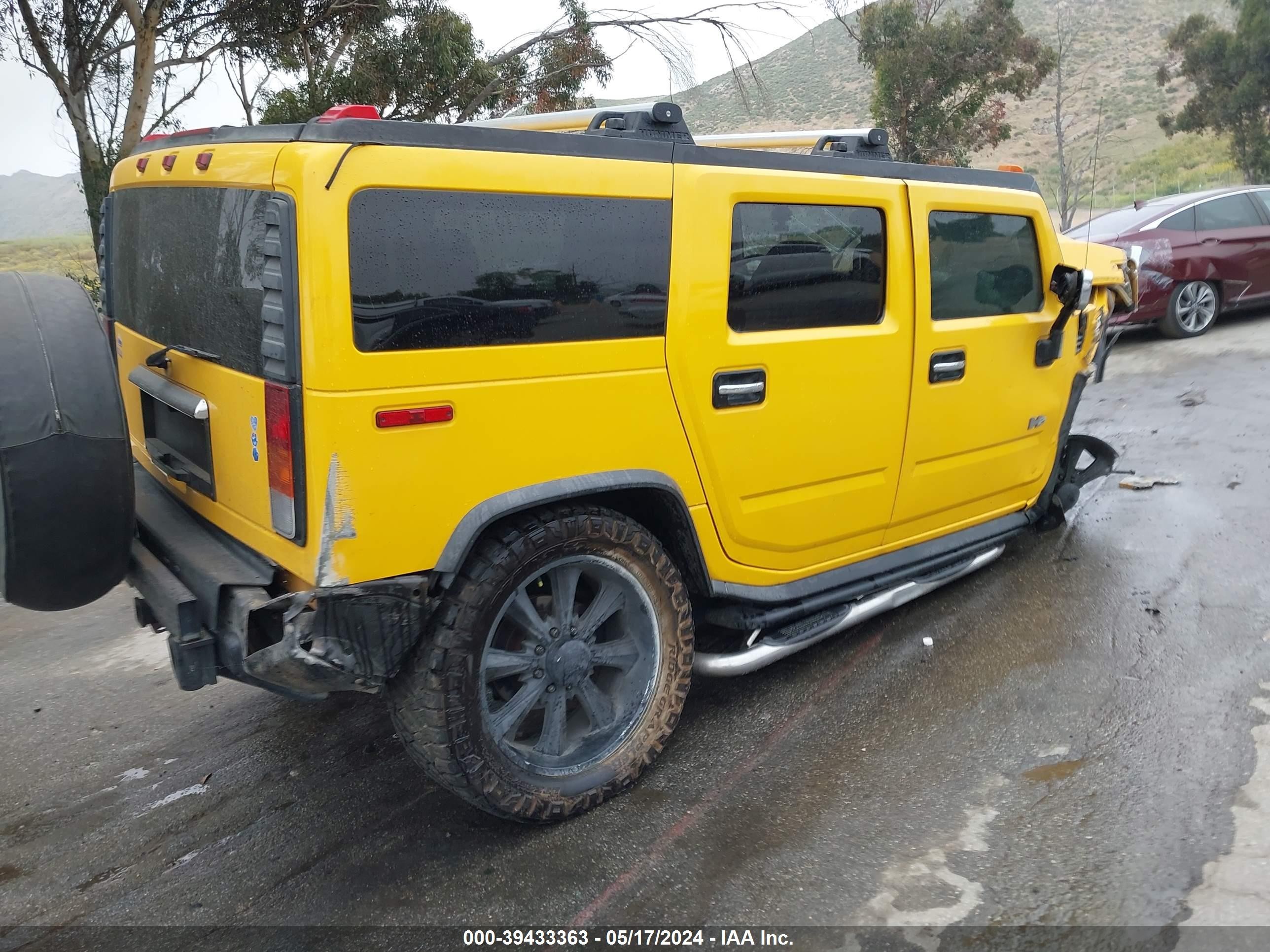 Photo 3 VIN: 5GRGN23U24H114629 - HUMMER H2 