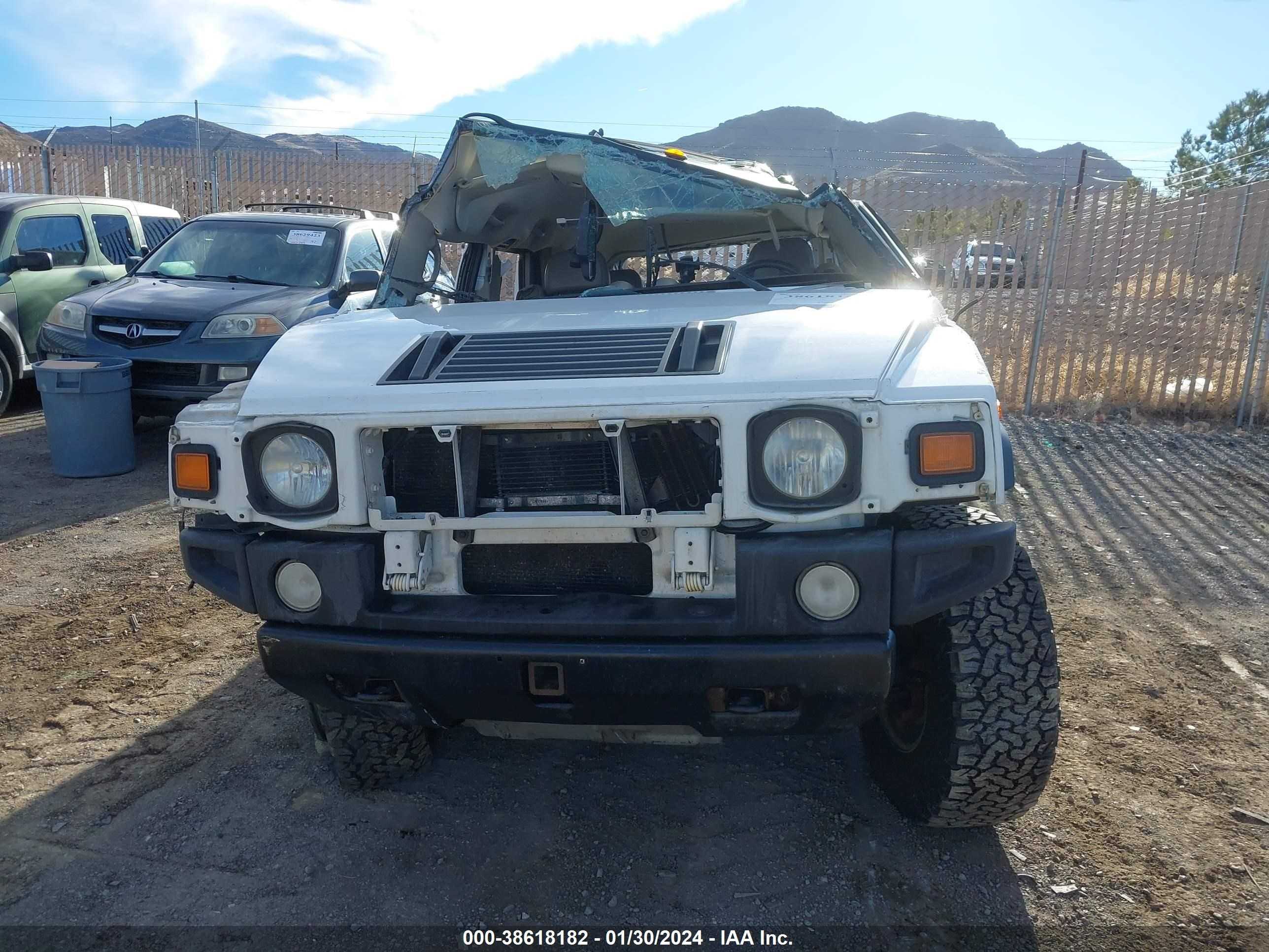 Photo 5 VIN: 5GRGN23U33H111317 - HUMMER H2 