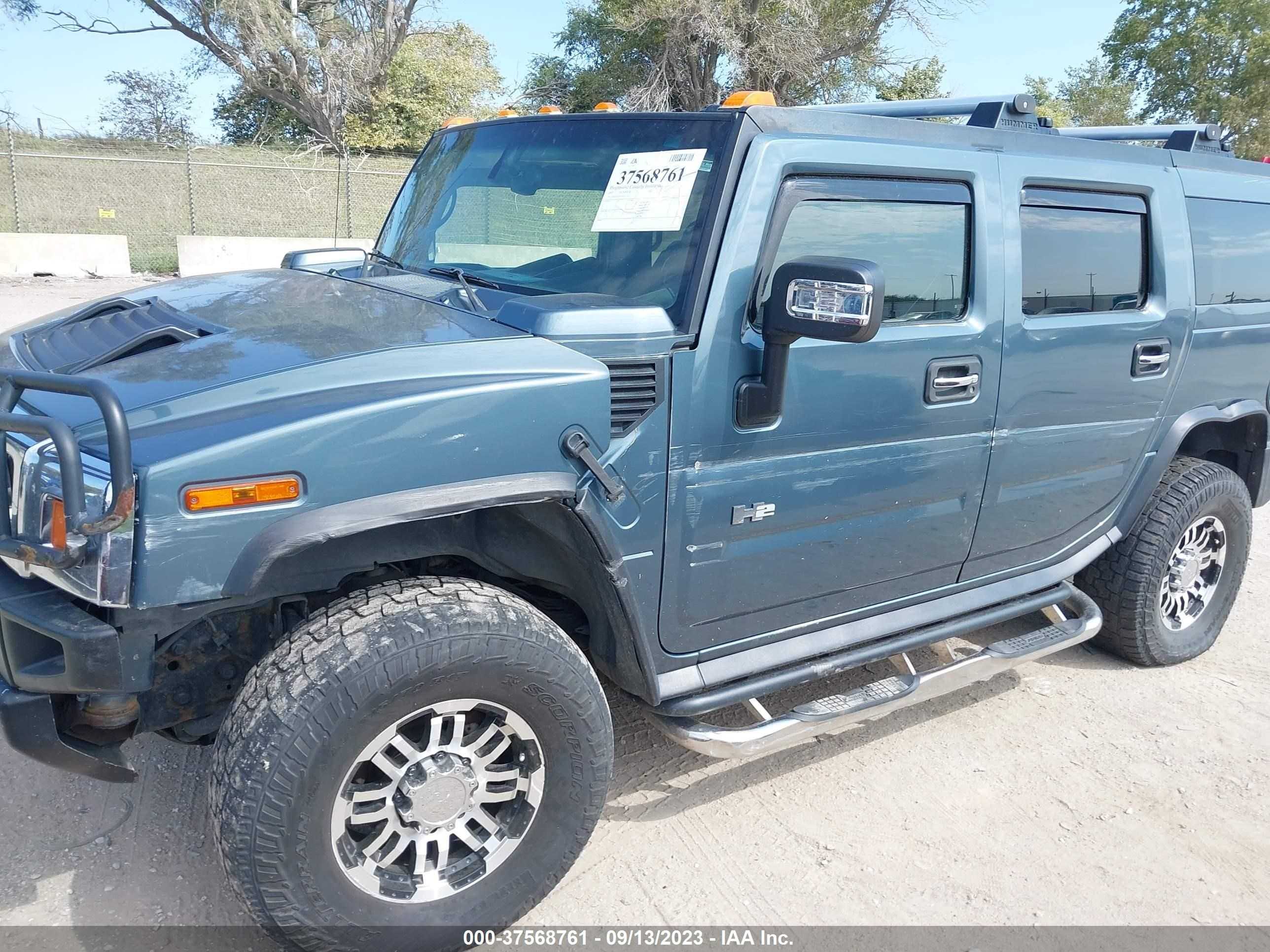 Photo 5 VIN: 5GRGN23U35H121235 - HUMMER H2 