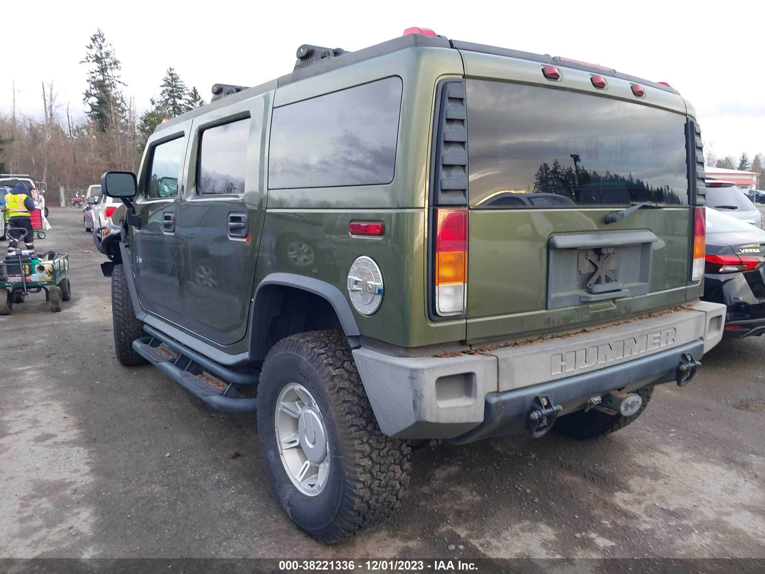 Photo 2 VIN: 5GRGN23U43H146318 - HUMMER H2 