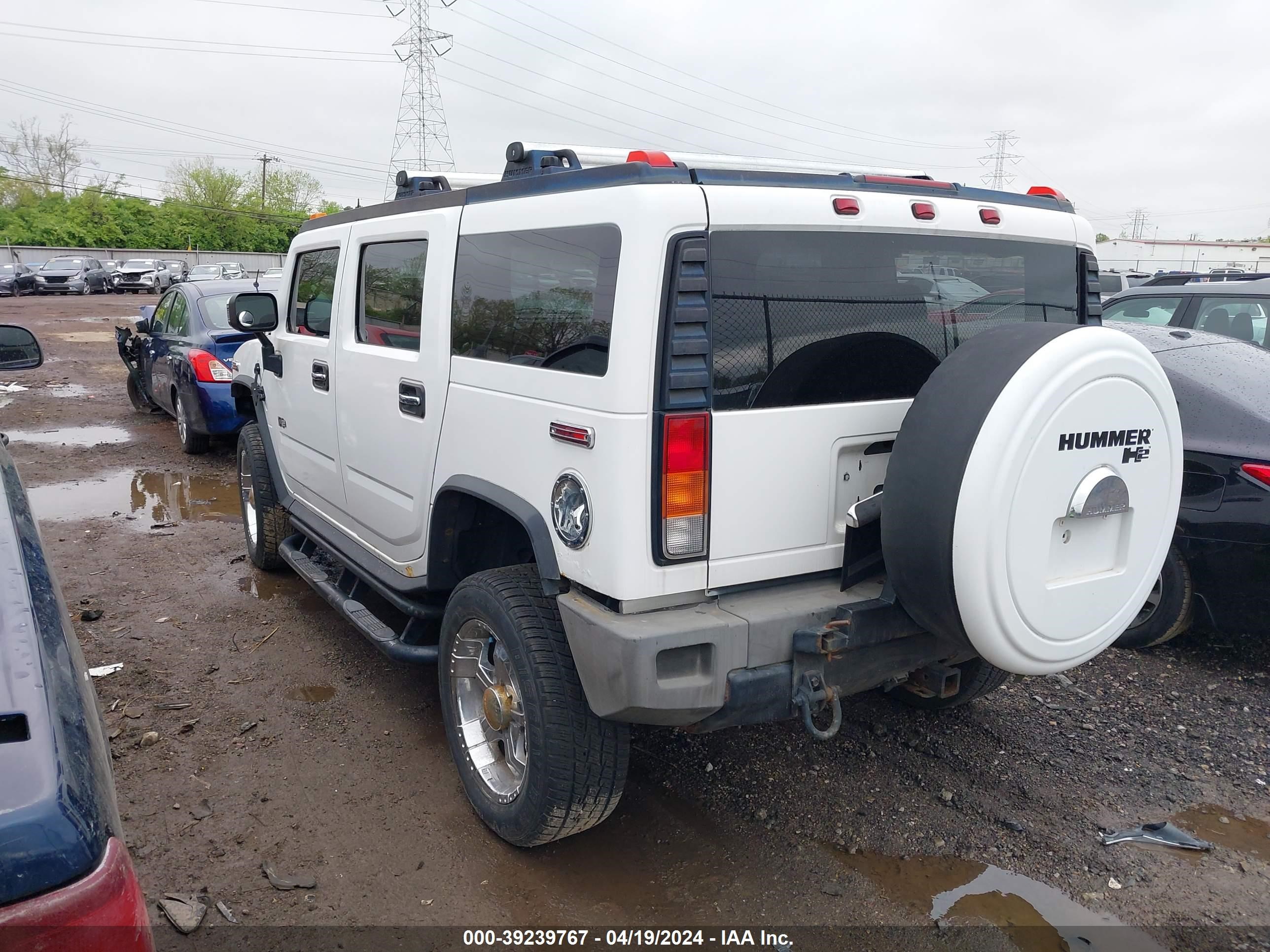 Photo 2 VIN: 5GRGN23U53H142617 - HUMMER H2 