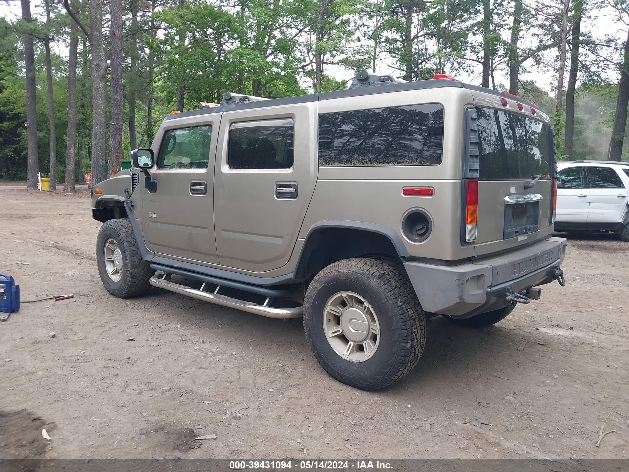 Photo 2 VIN: 5GRGN23U53H144335 - HUMMER H2 