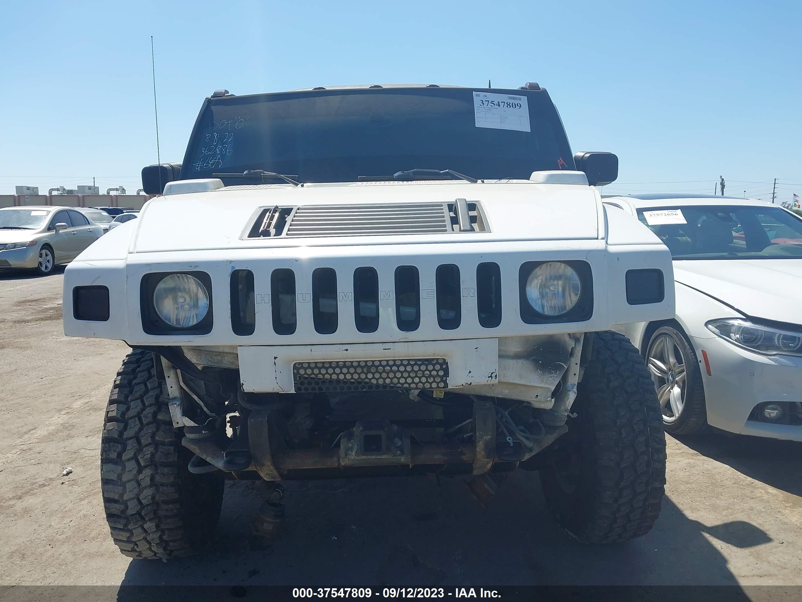 Photo 10 VIN: 5GRGN23U65H132522 - HUMMER H2 