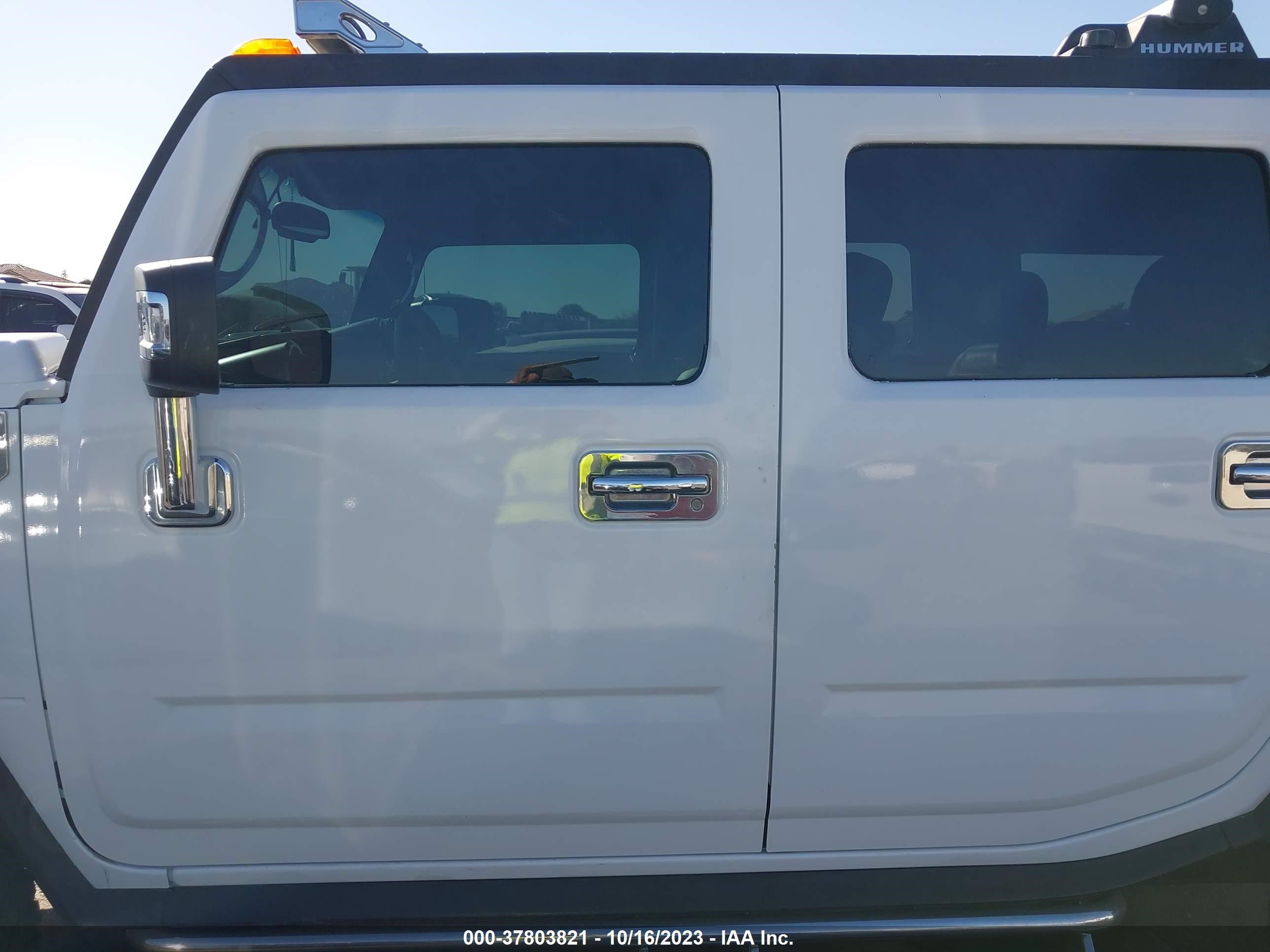 Photo 13 VIN: 5GRGN23U66H100560 - HUMMER H2 