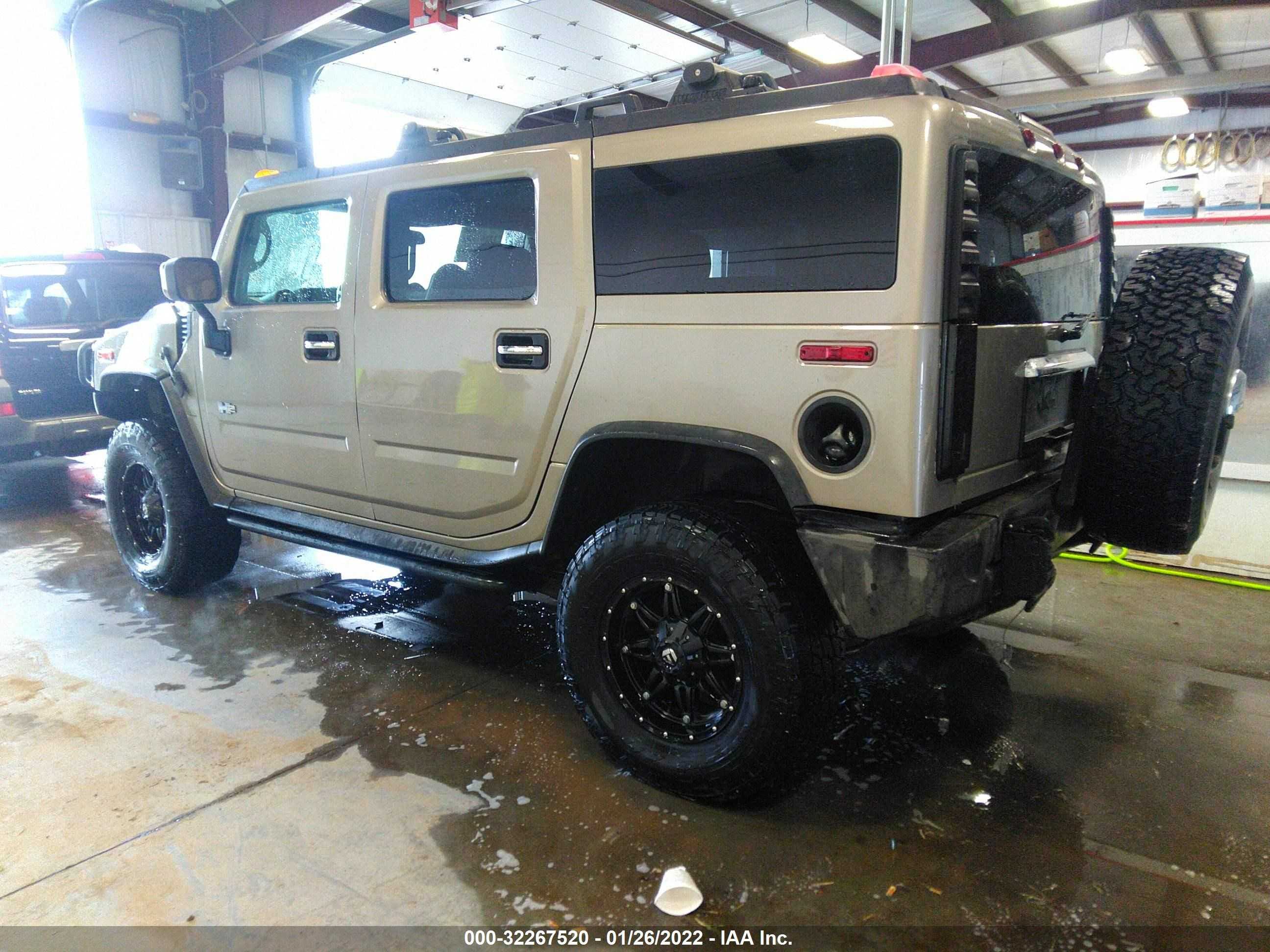 Photo 2 VIN: 5GRGN23U73H107805 - HUMMER H2 