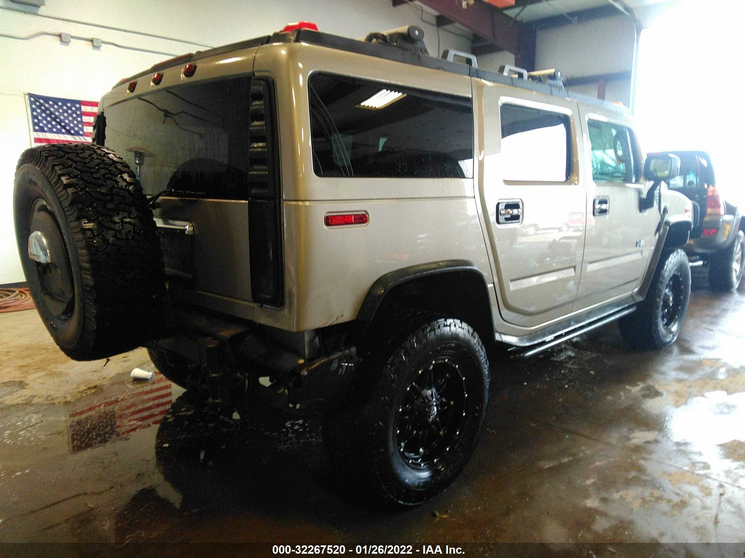 Photo 3 VIN: 5GRGN23U73H107805 - HUMMER H2 