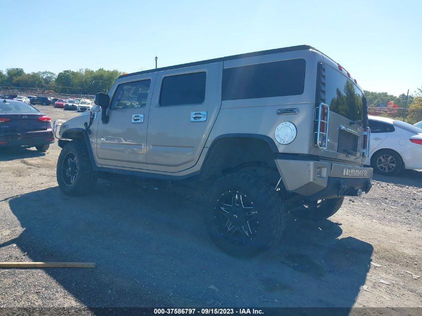 Photo 2 VIN: 5GRGN23U75H100808 - HUMMER H2 