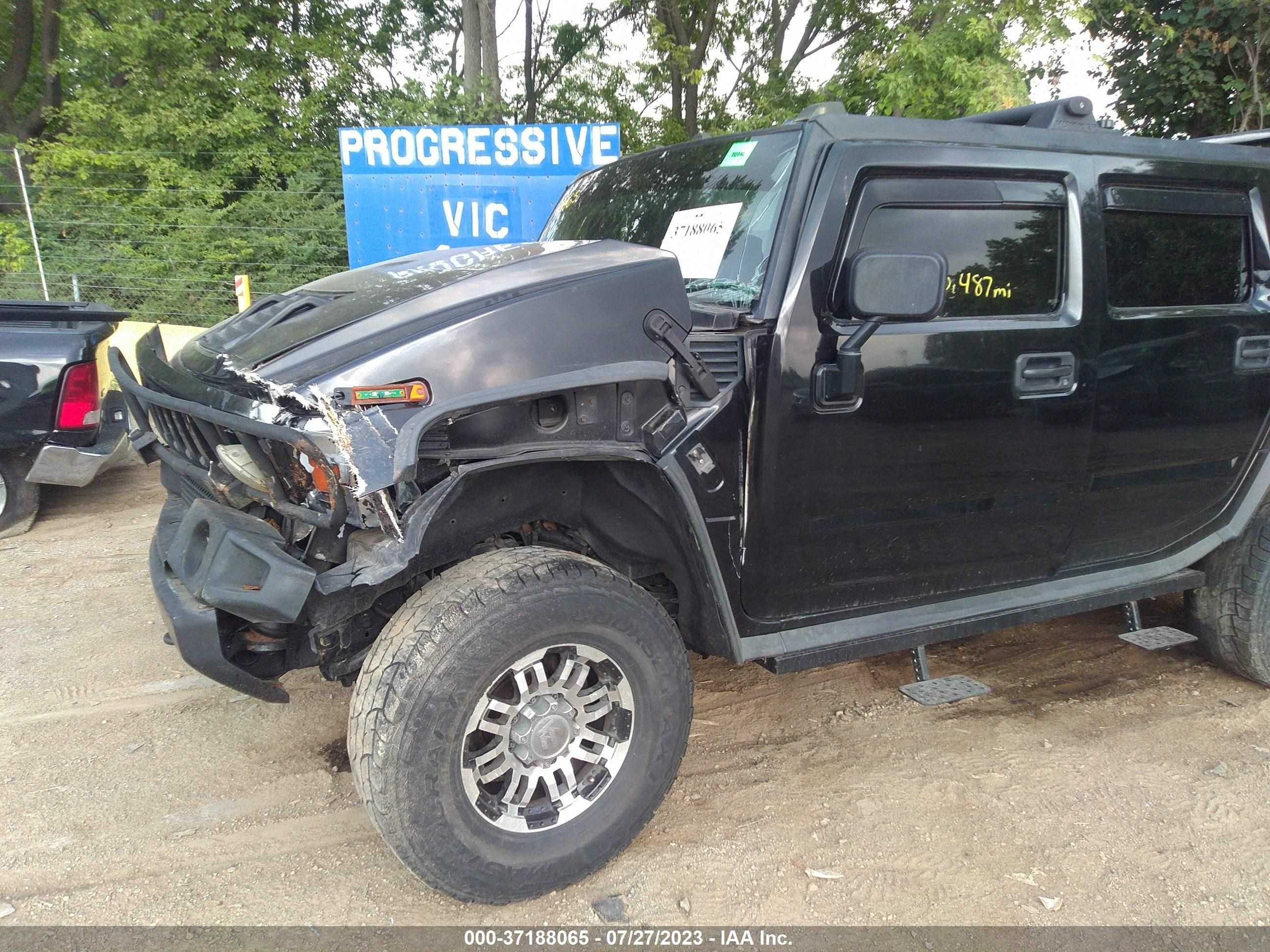 Photo 11 VIN: 5GRGN23U83H118263 - HUMMER H2 