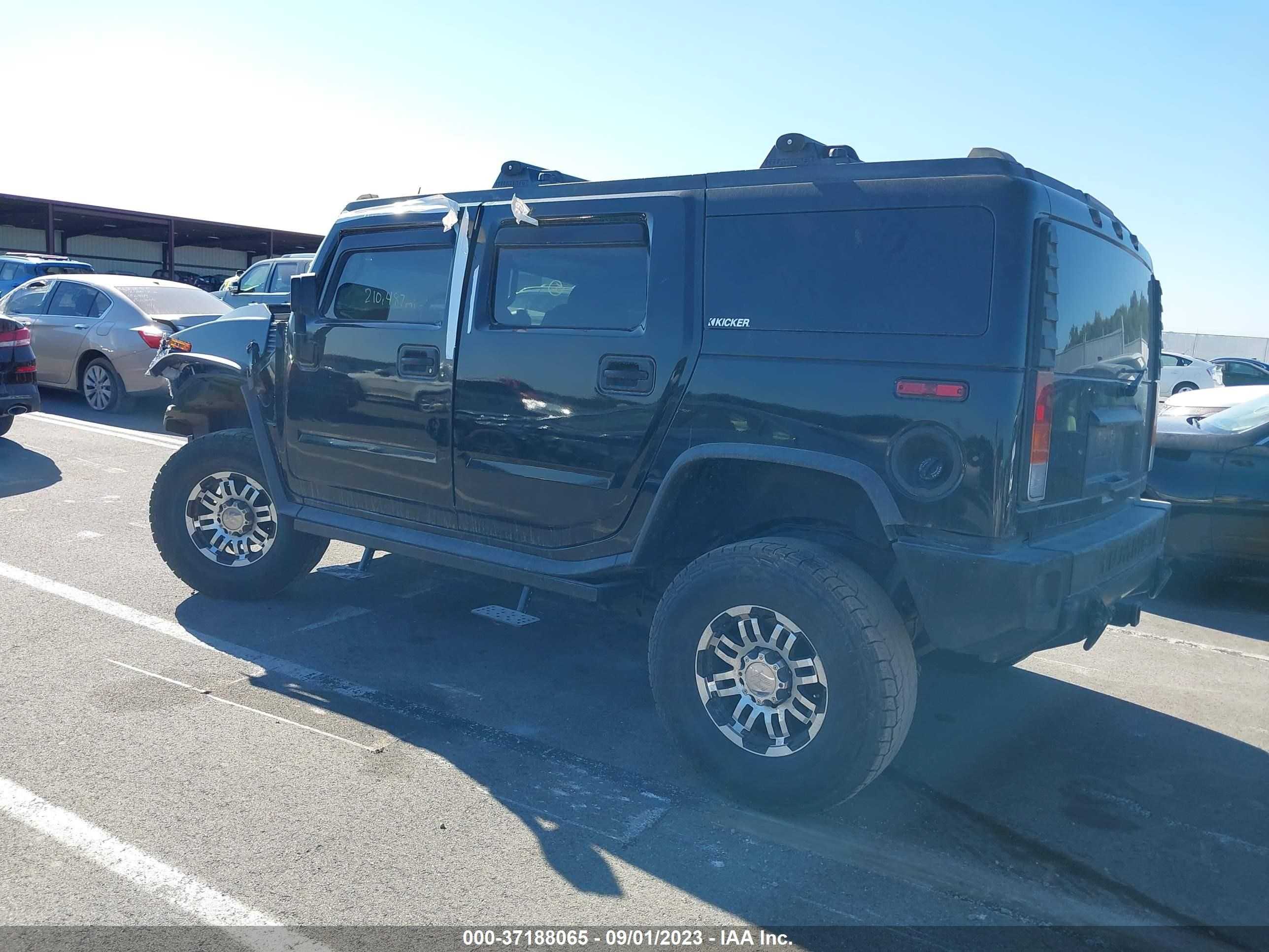 Photo 2 VIN: 5GRGN23U83H118263 - HUMMER H2 