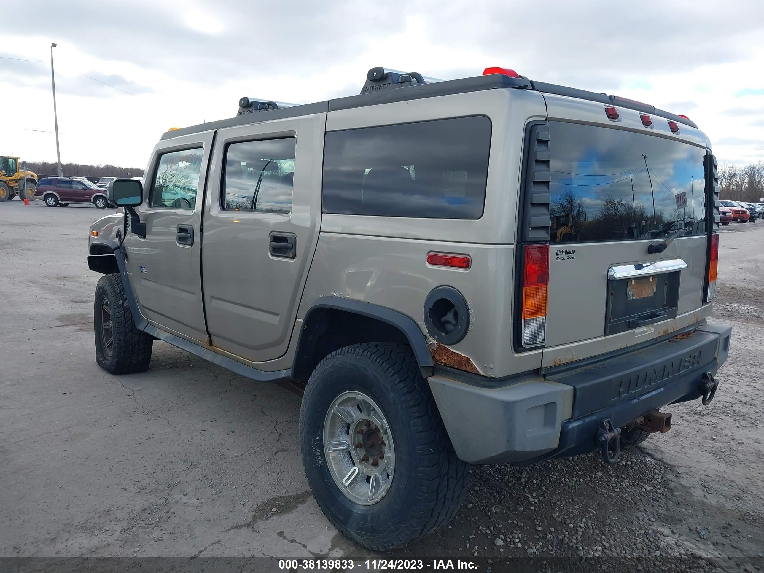 Photo 2 VIN: 5GRGN23U84H114845 - HUMMER H2 