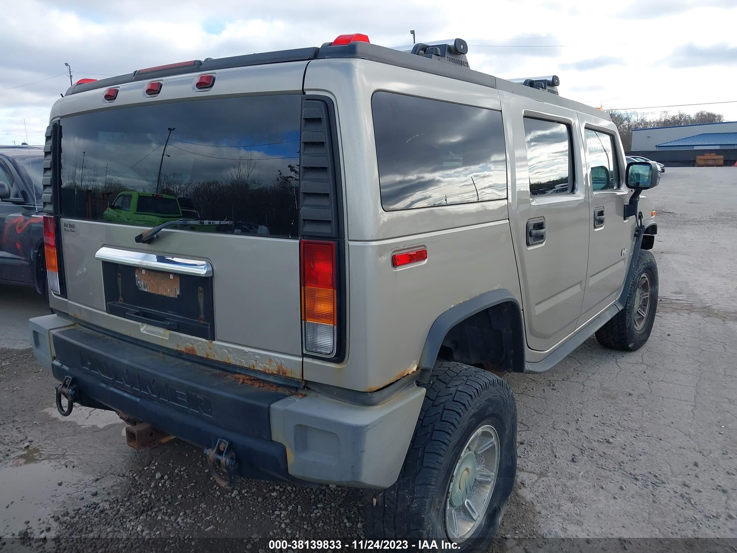 Photo 3 VIN: 5GRGN23U84H114845 - HUMMER H2 