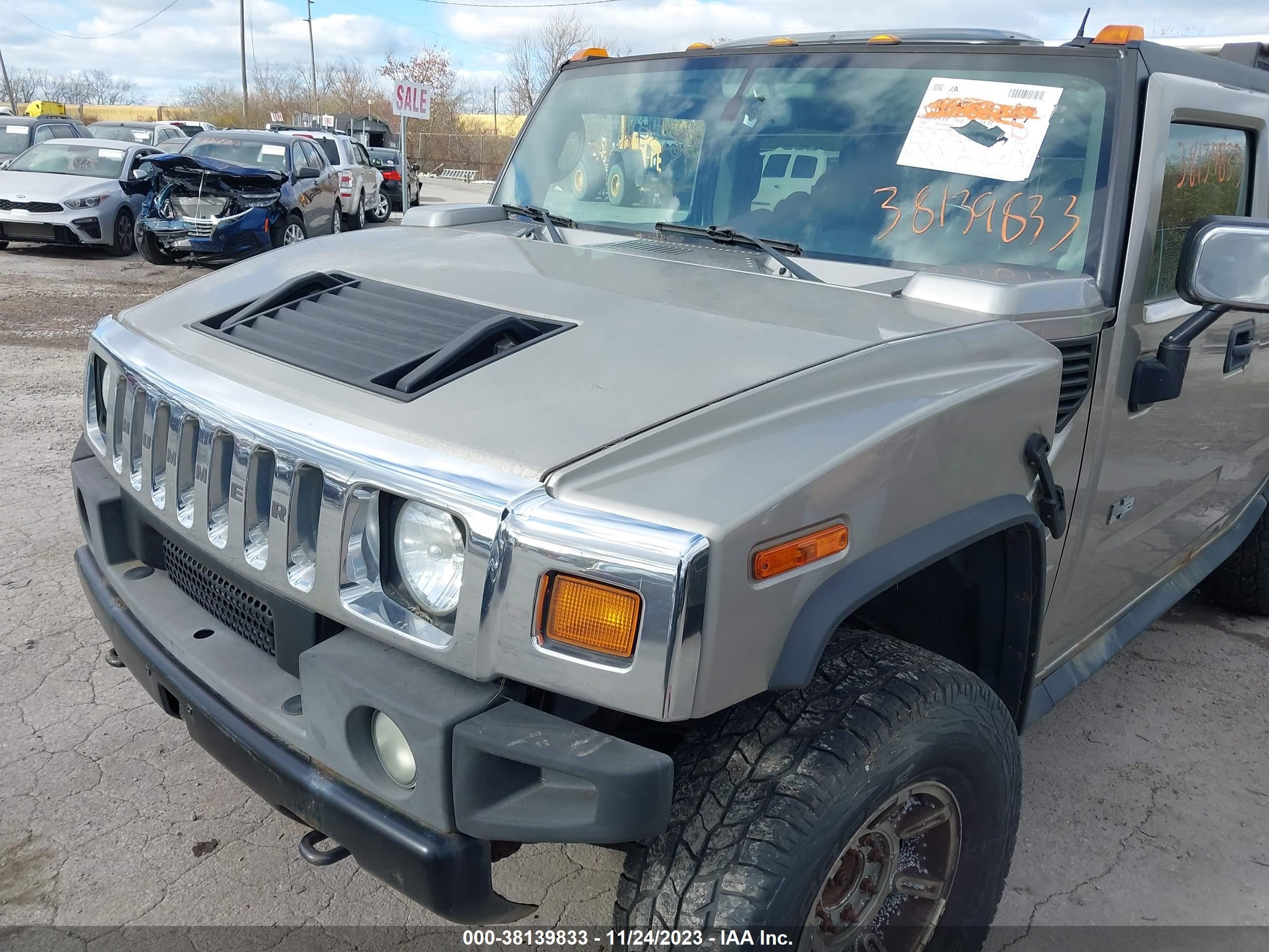 Photo 5 VIN: 5GRGN23U84H114845 - HUMMER H2 