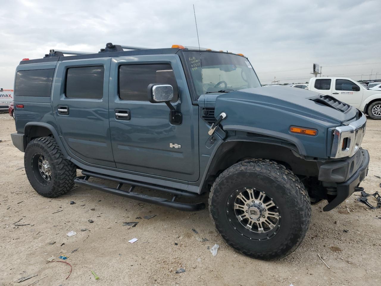 Photo 3 VIN: 5GRGN23U85H103524 - HUMMER H2 