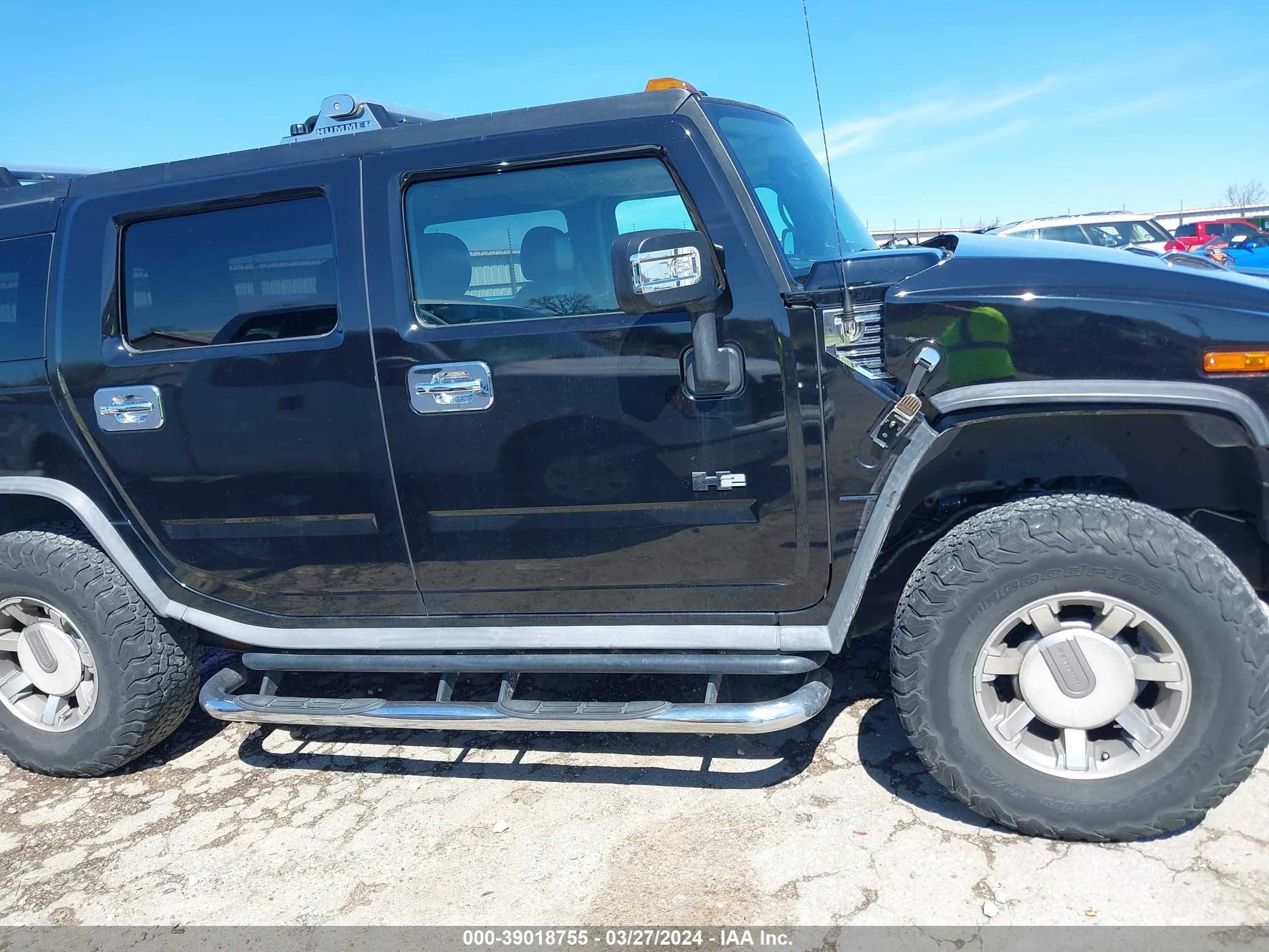 Photo 12 VIN: 5GRGN23U87H112887 - HUMMER H2 